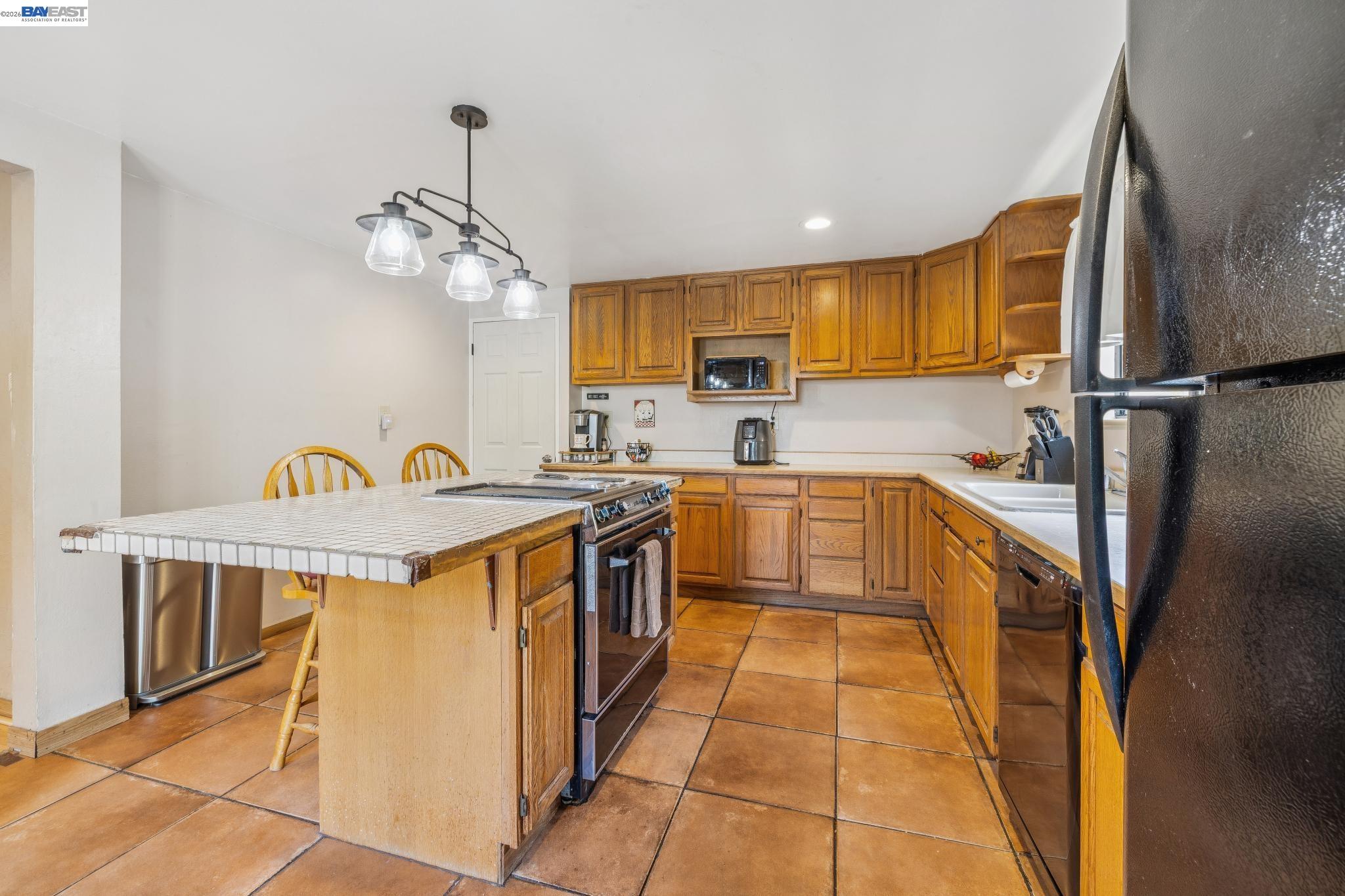15742 Paseo Largavista