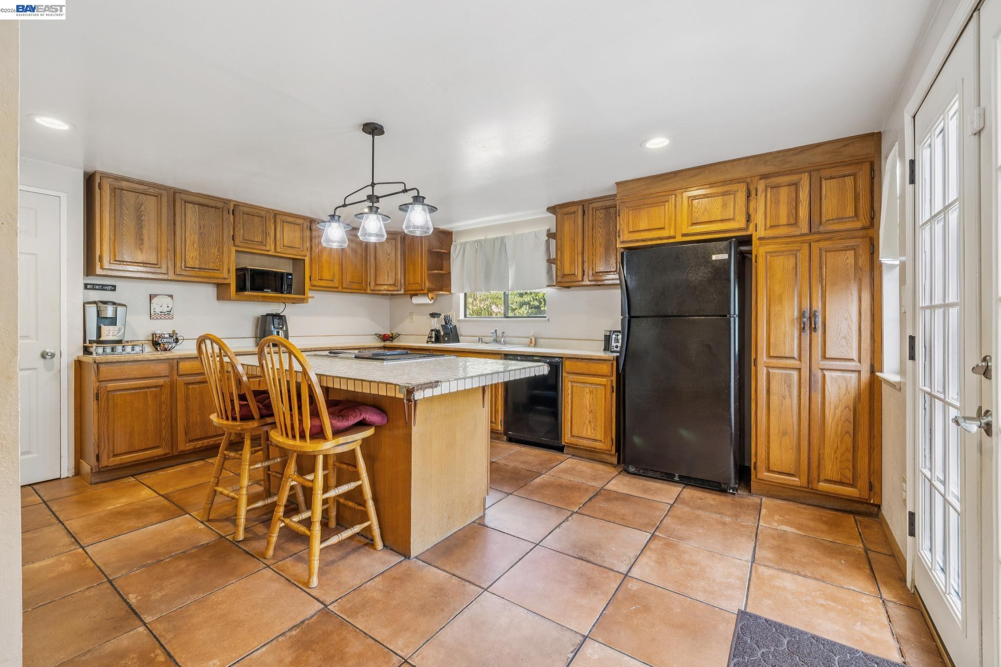 15742 Paseo Largavista