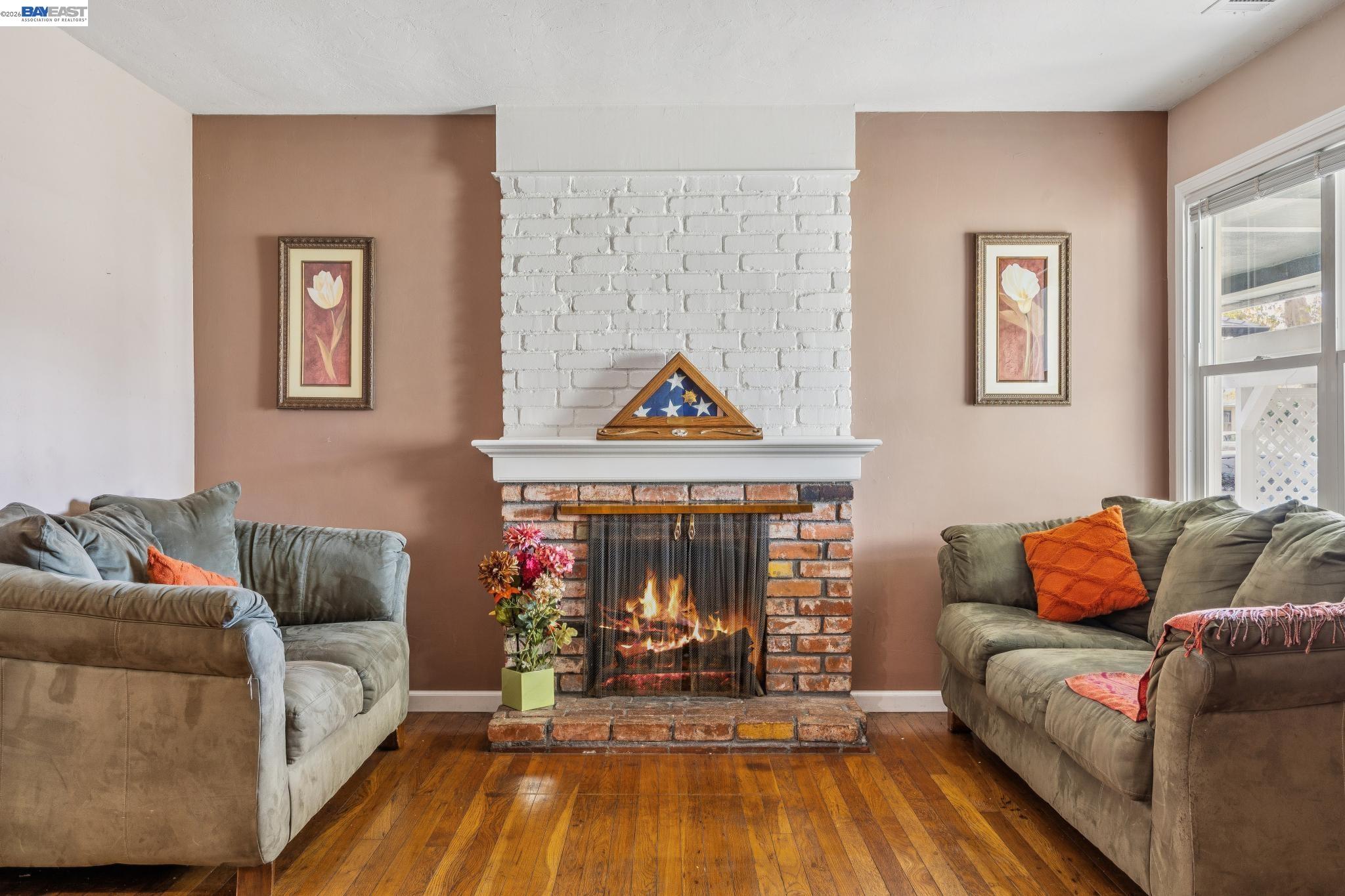15742 Paseo Largavista