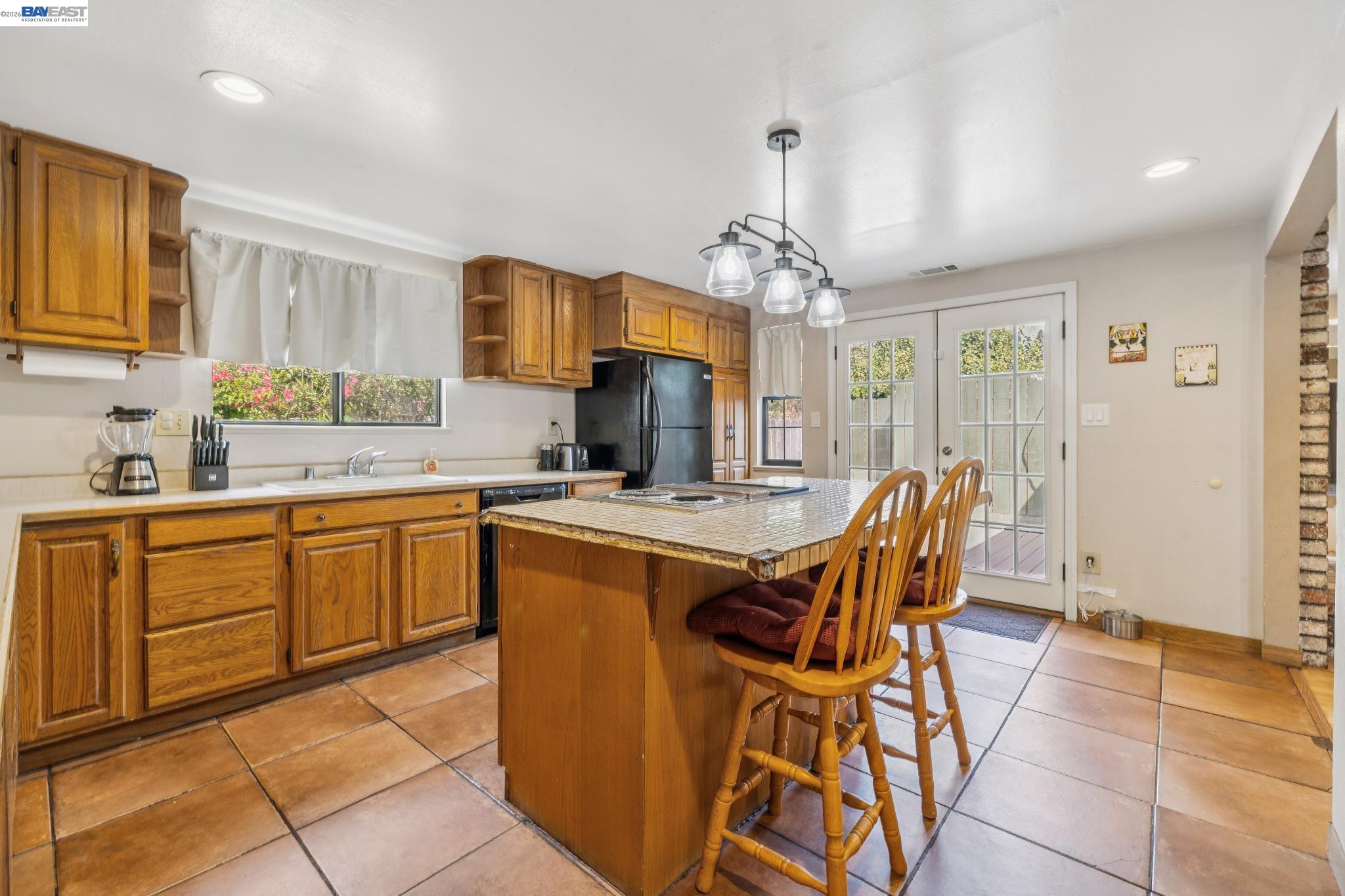 15742 Paseo Largavista