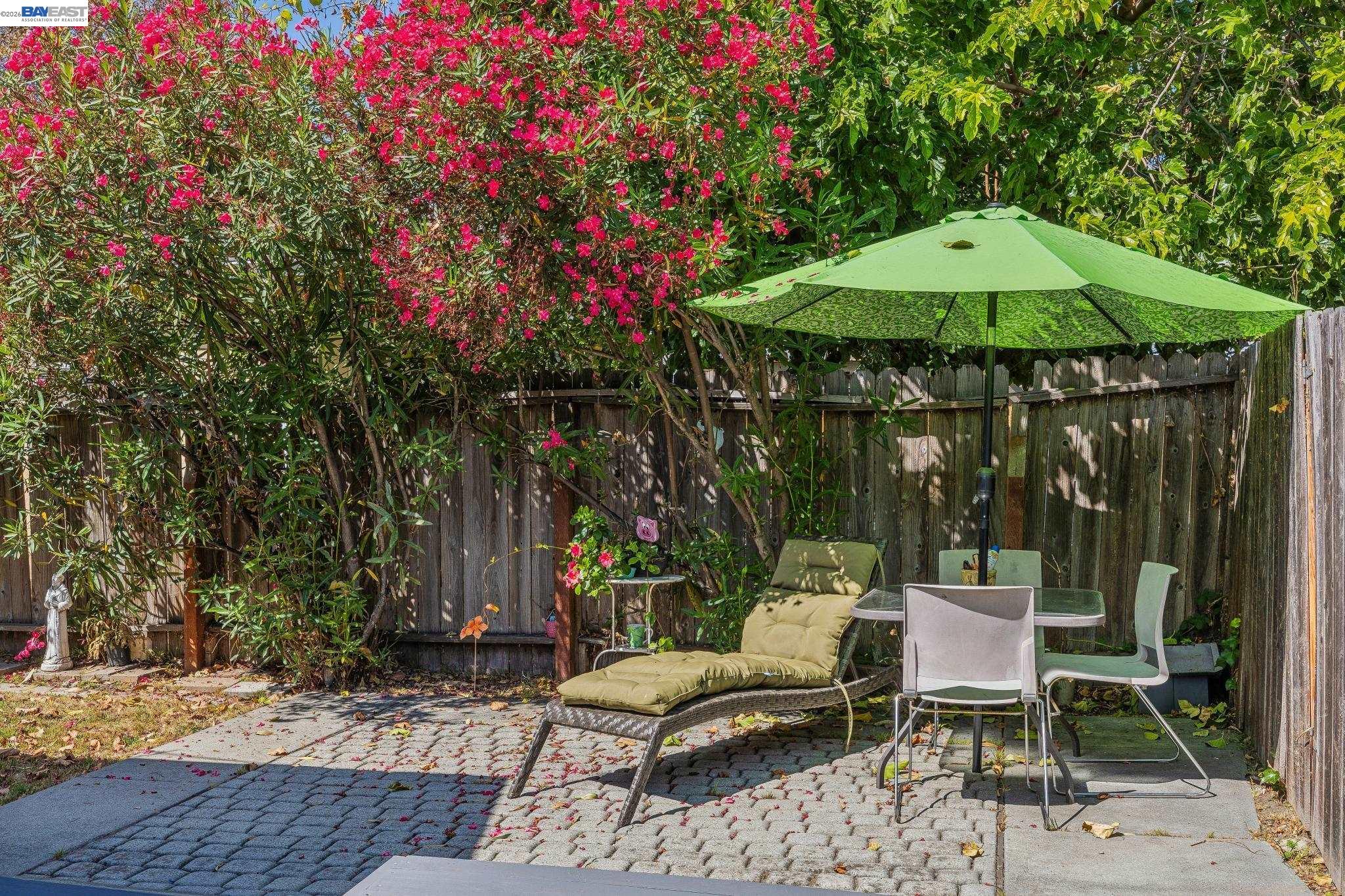 15742 Paseo Largavista
