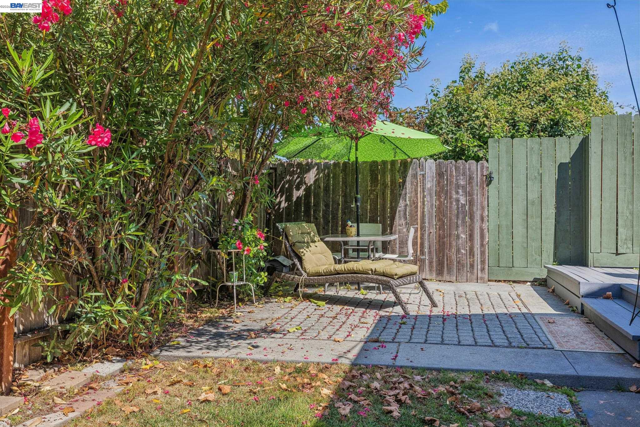 15742 Paseo Largavista