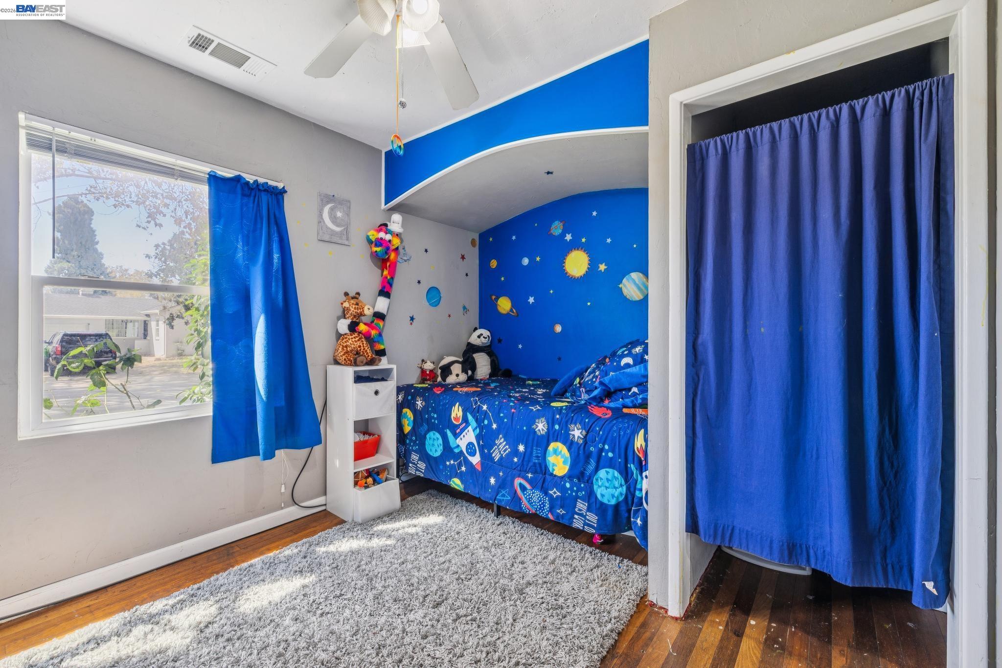 15742 Paseo Largavista