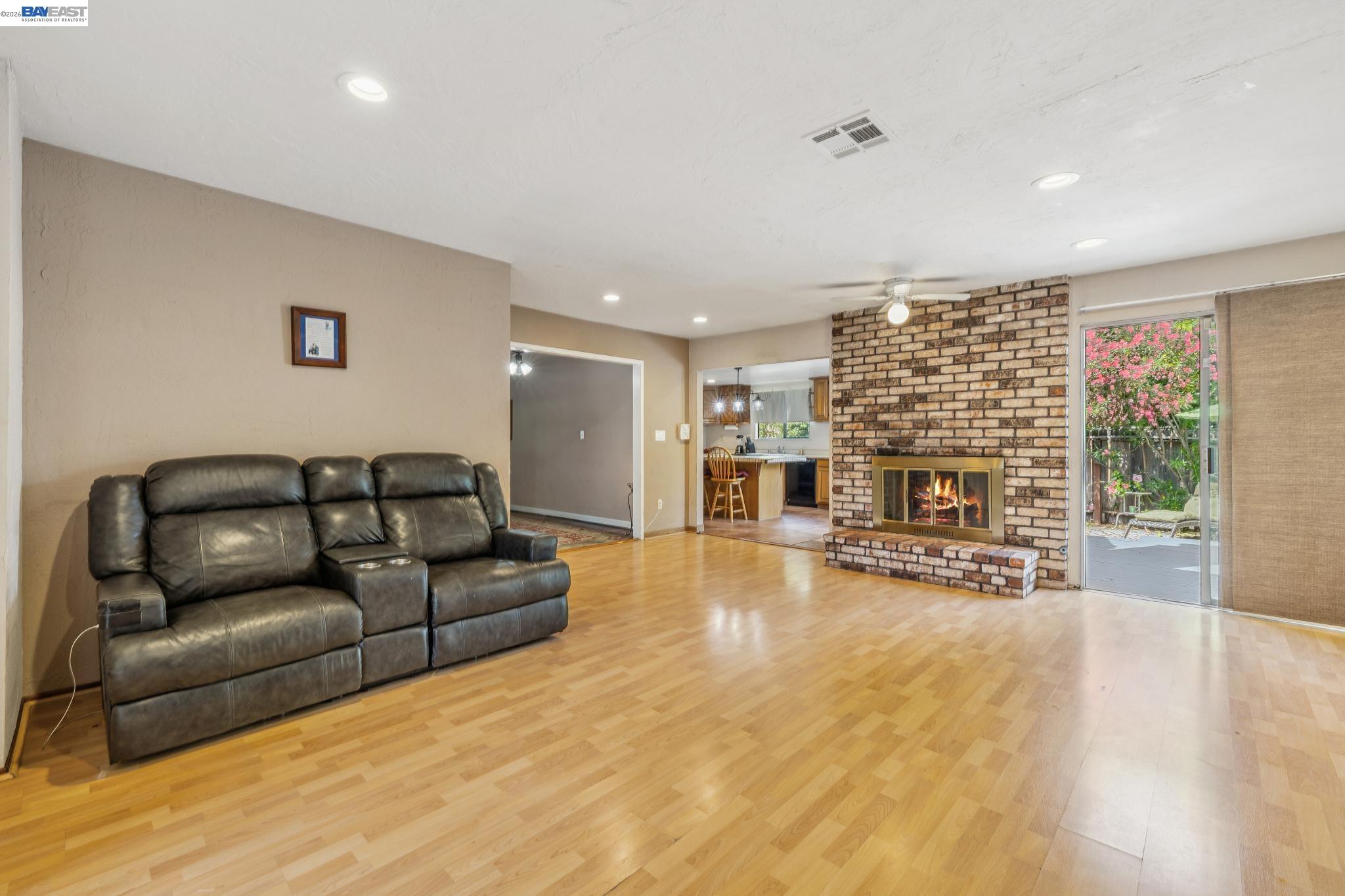 15742 Paseo Largavista