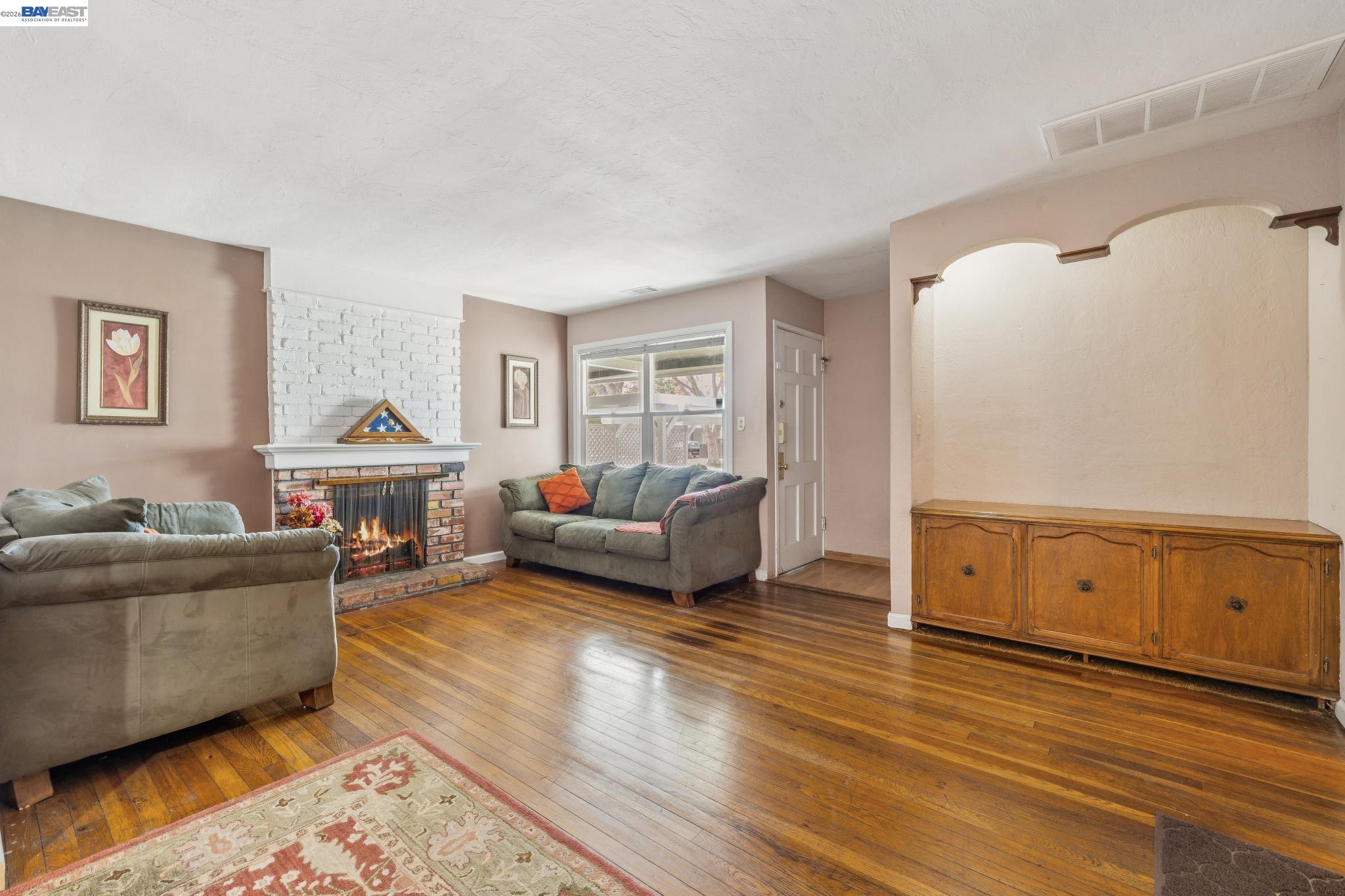 15742 Paseo Largavista