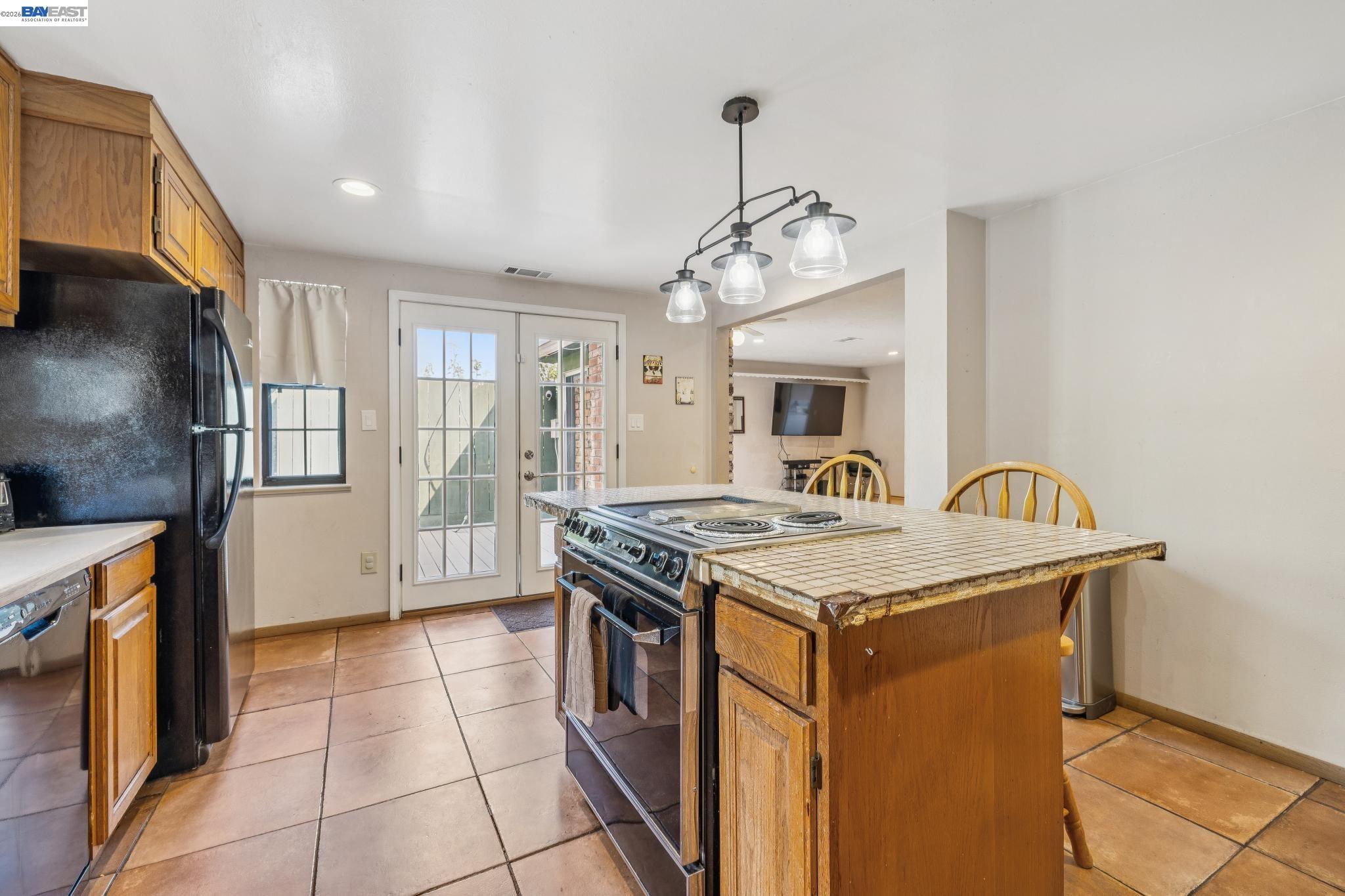 15742 Paseo Largavista
