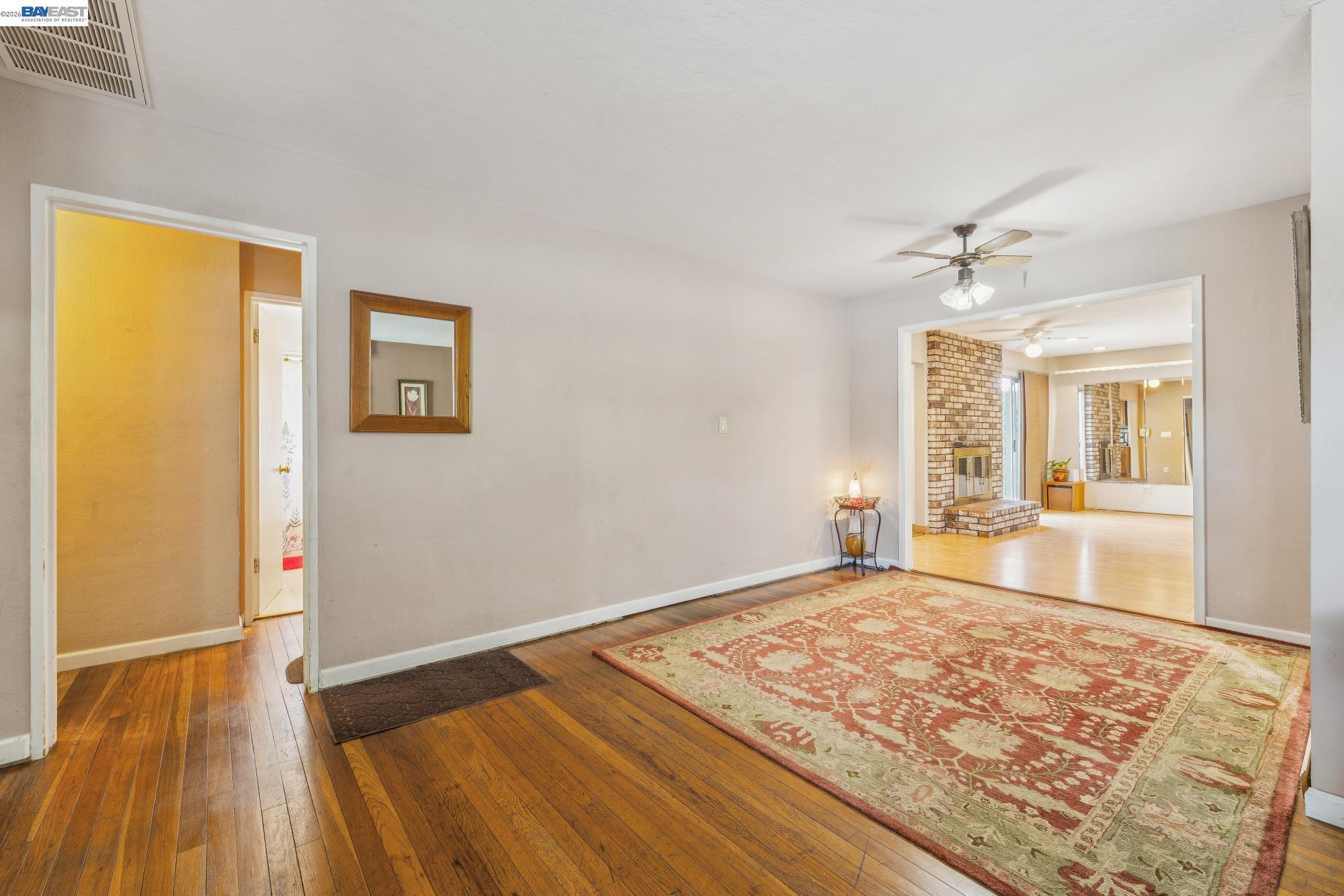 15742 Paseo Largavista