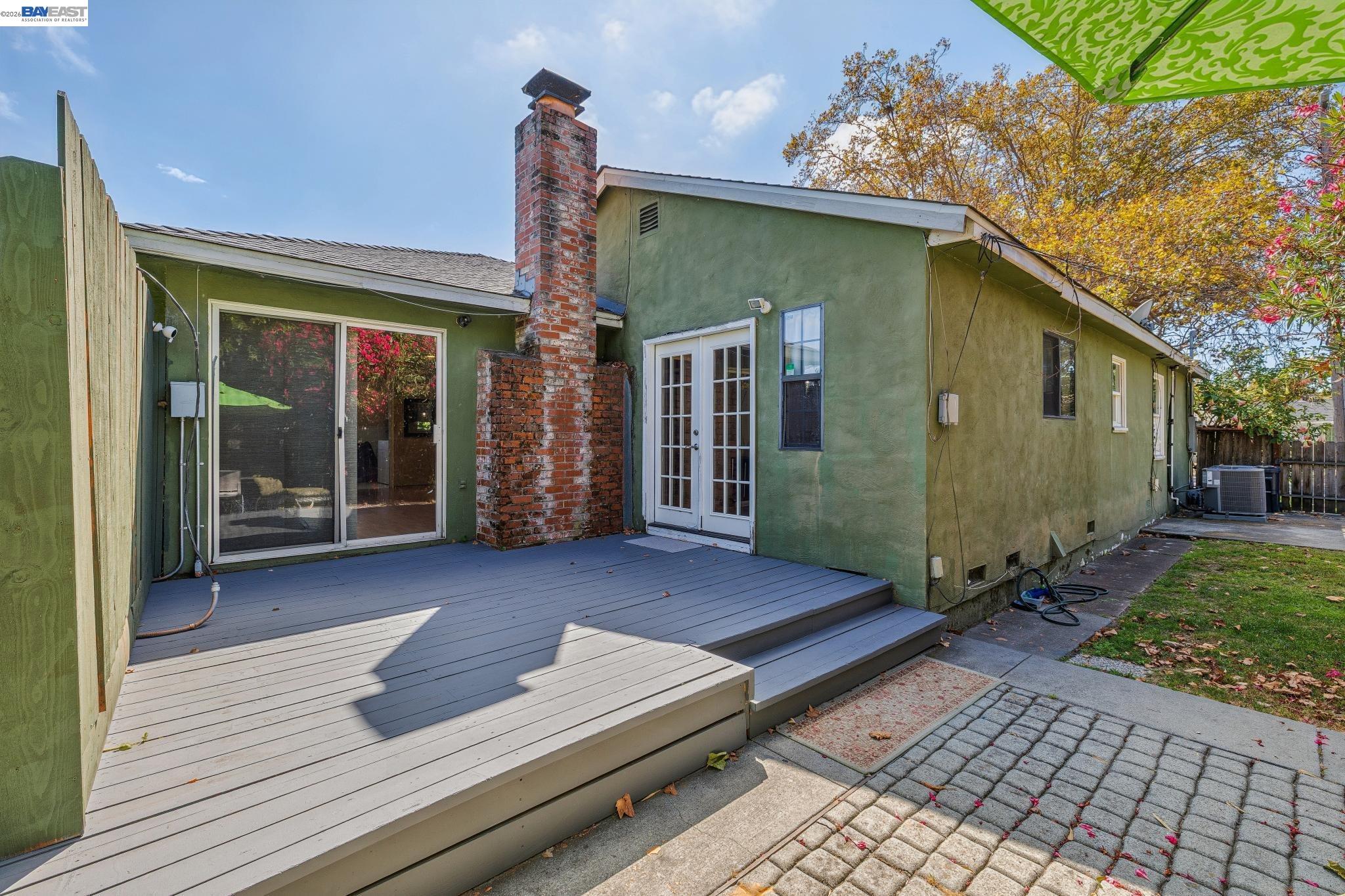 15742 Paseo Largavista