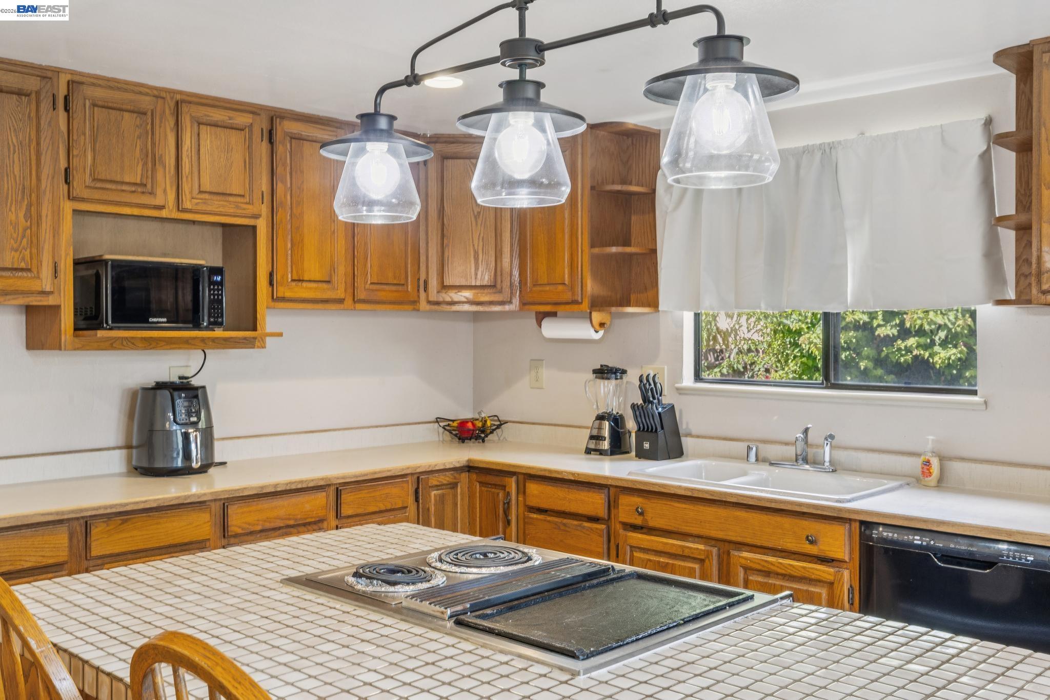 15742 Paseo Largavista