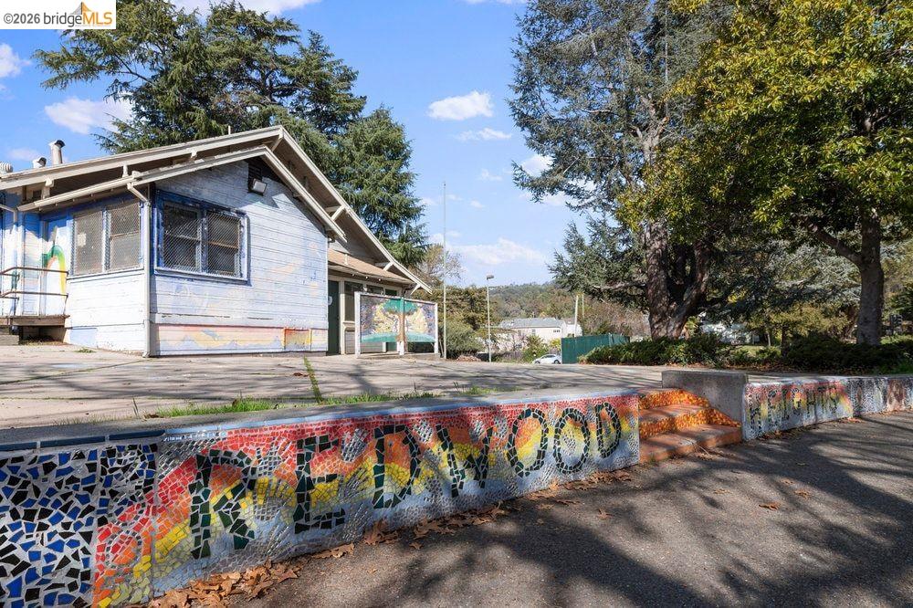 4287 Fair Ave