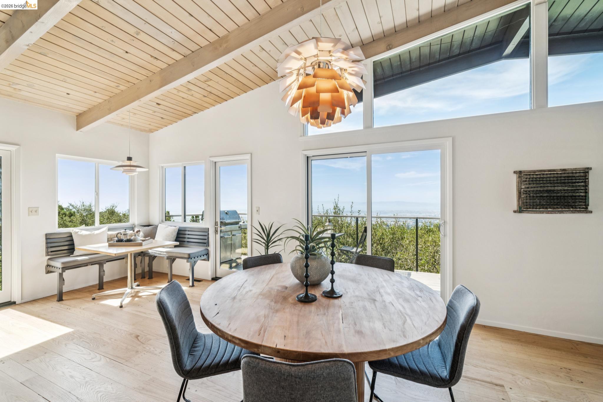 25 Ascot Court