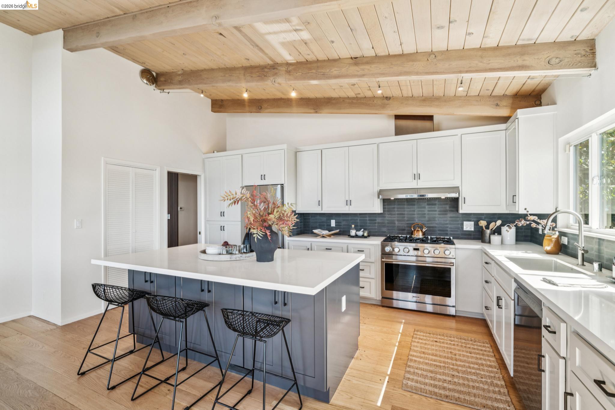 25 Ascot Court