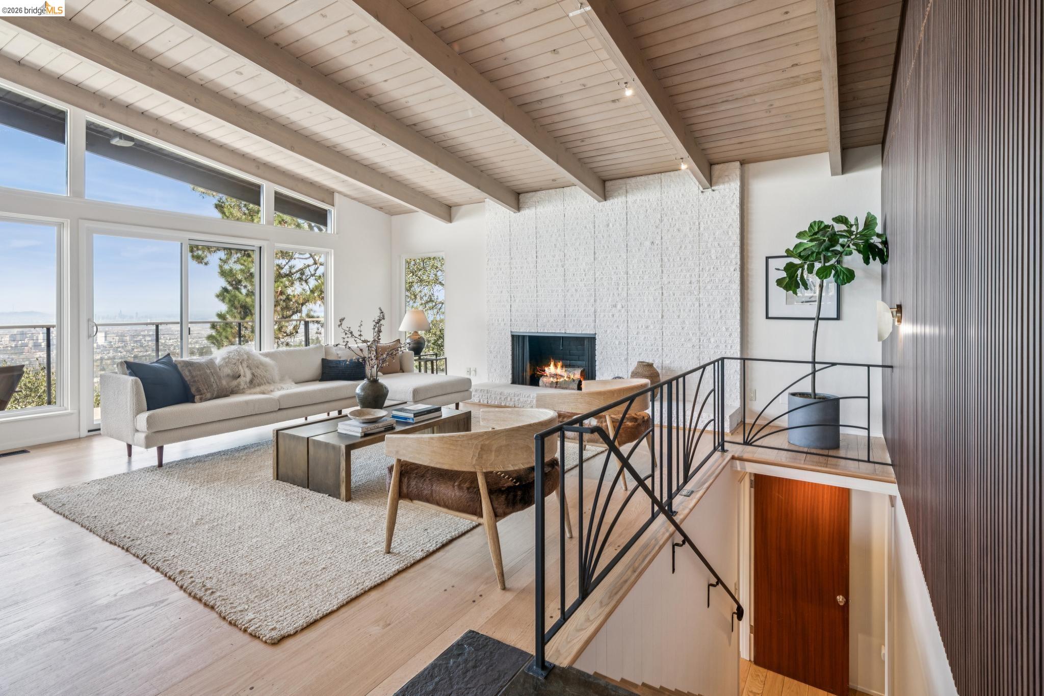 25 Ascot Court