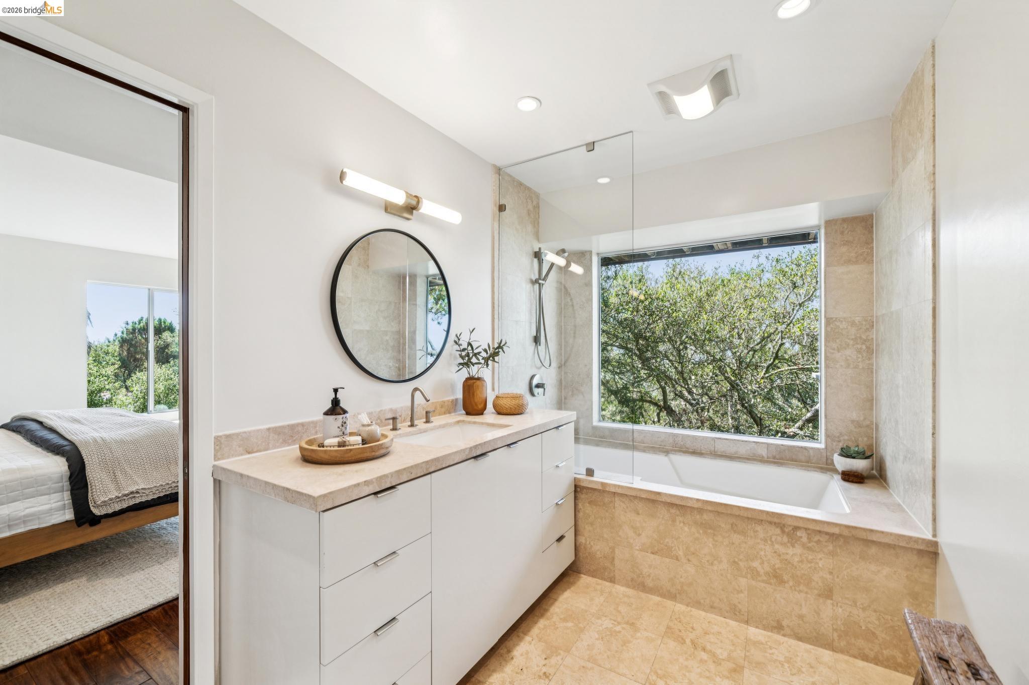 25 Ascot Court