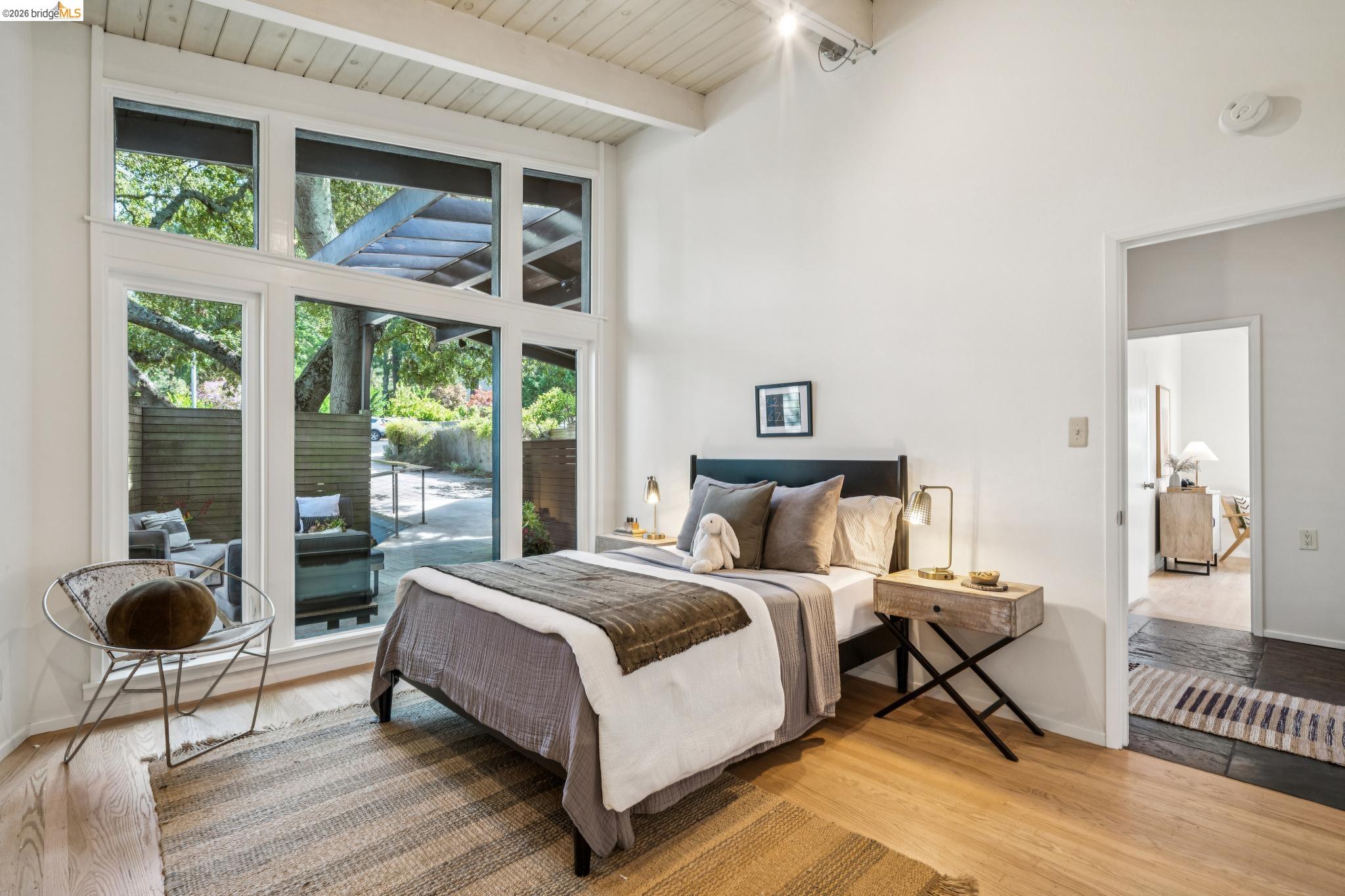 25 Ascot Court