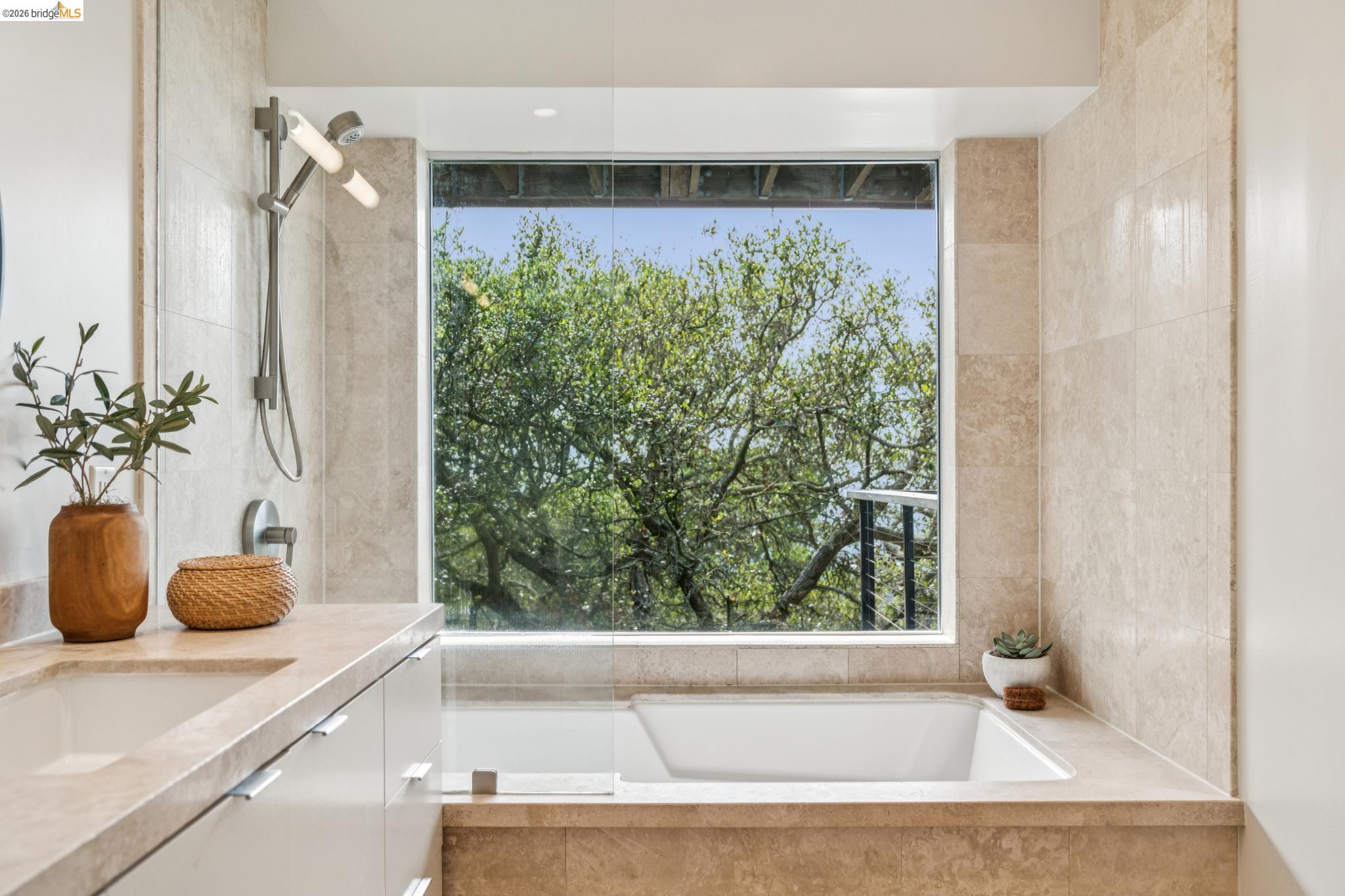 25 Ascot Court
