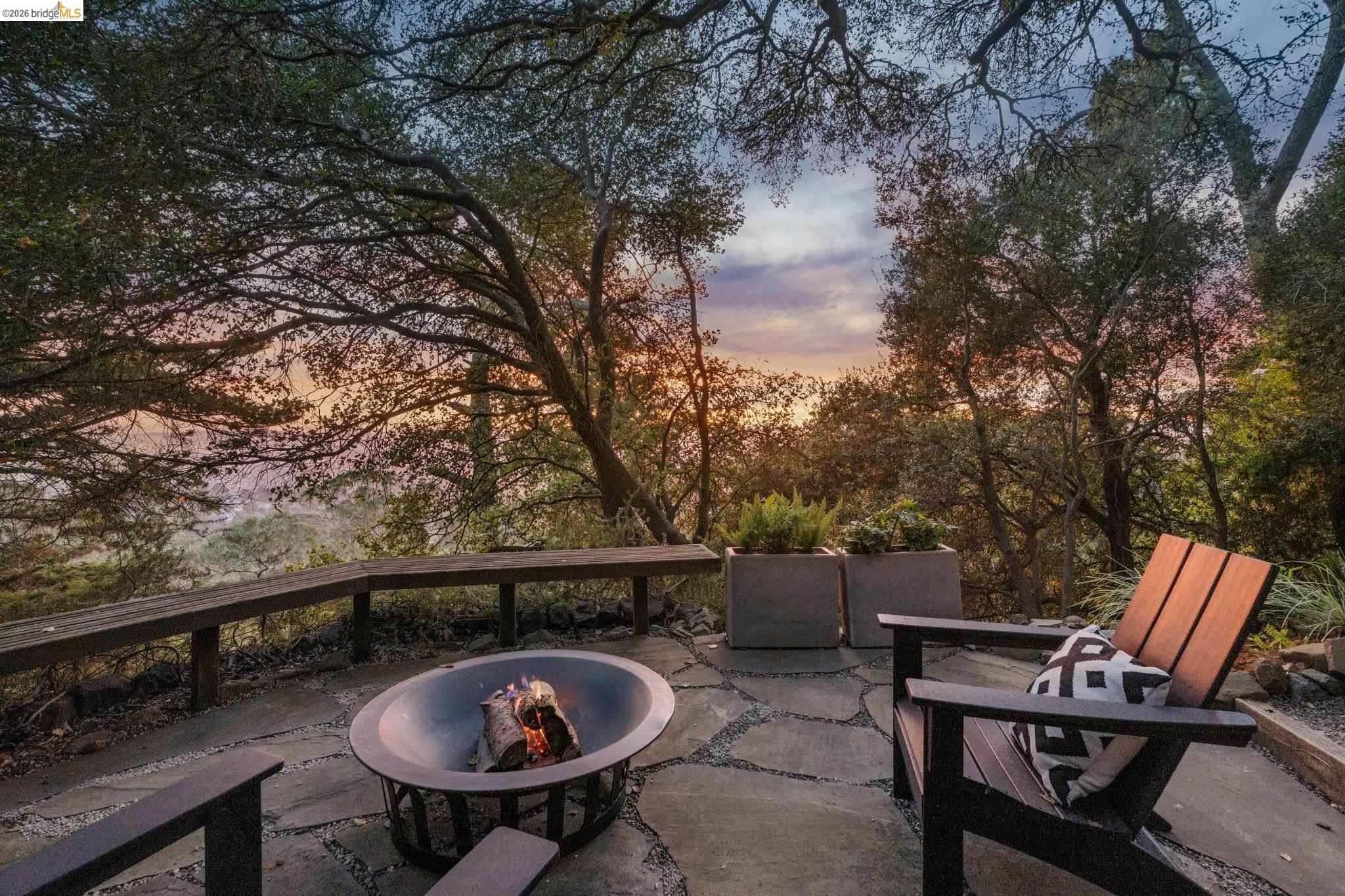 25 Ascot Court