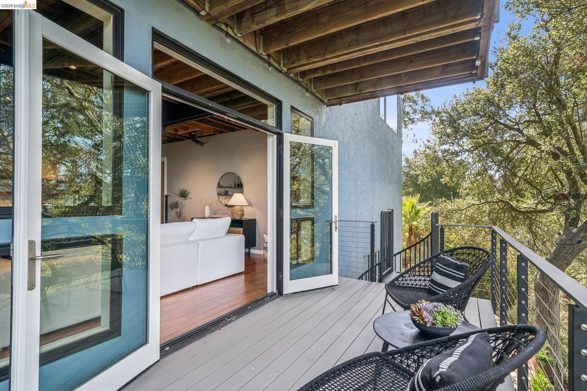 25 Ascot Court