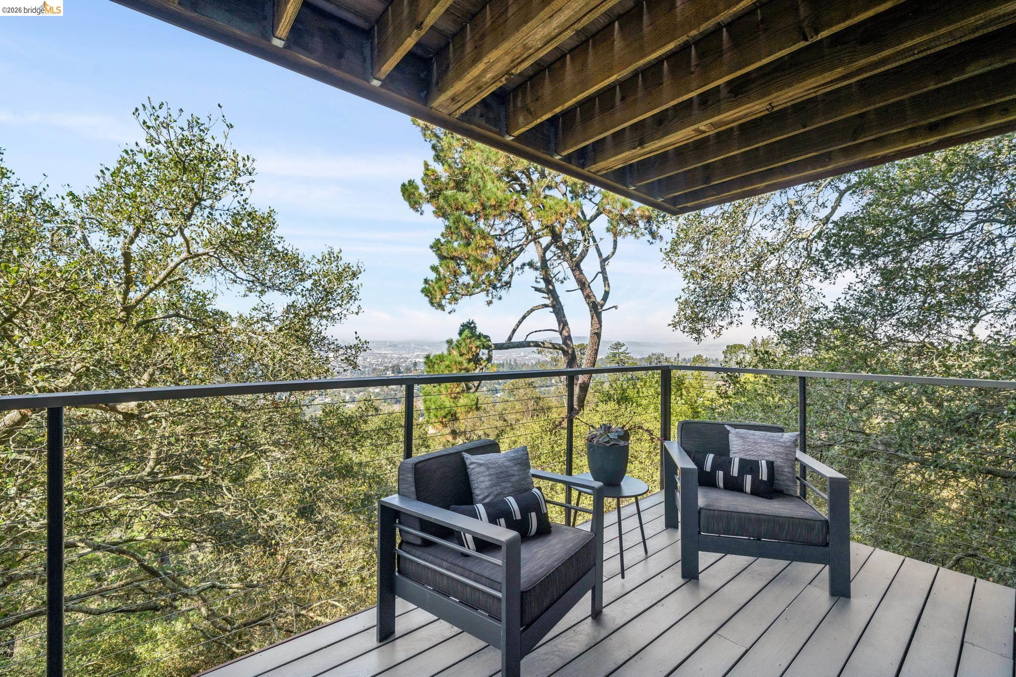25 Ascot Court