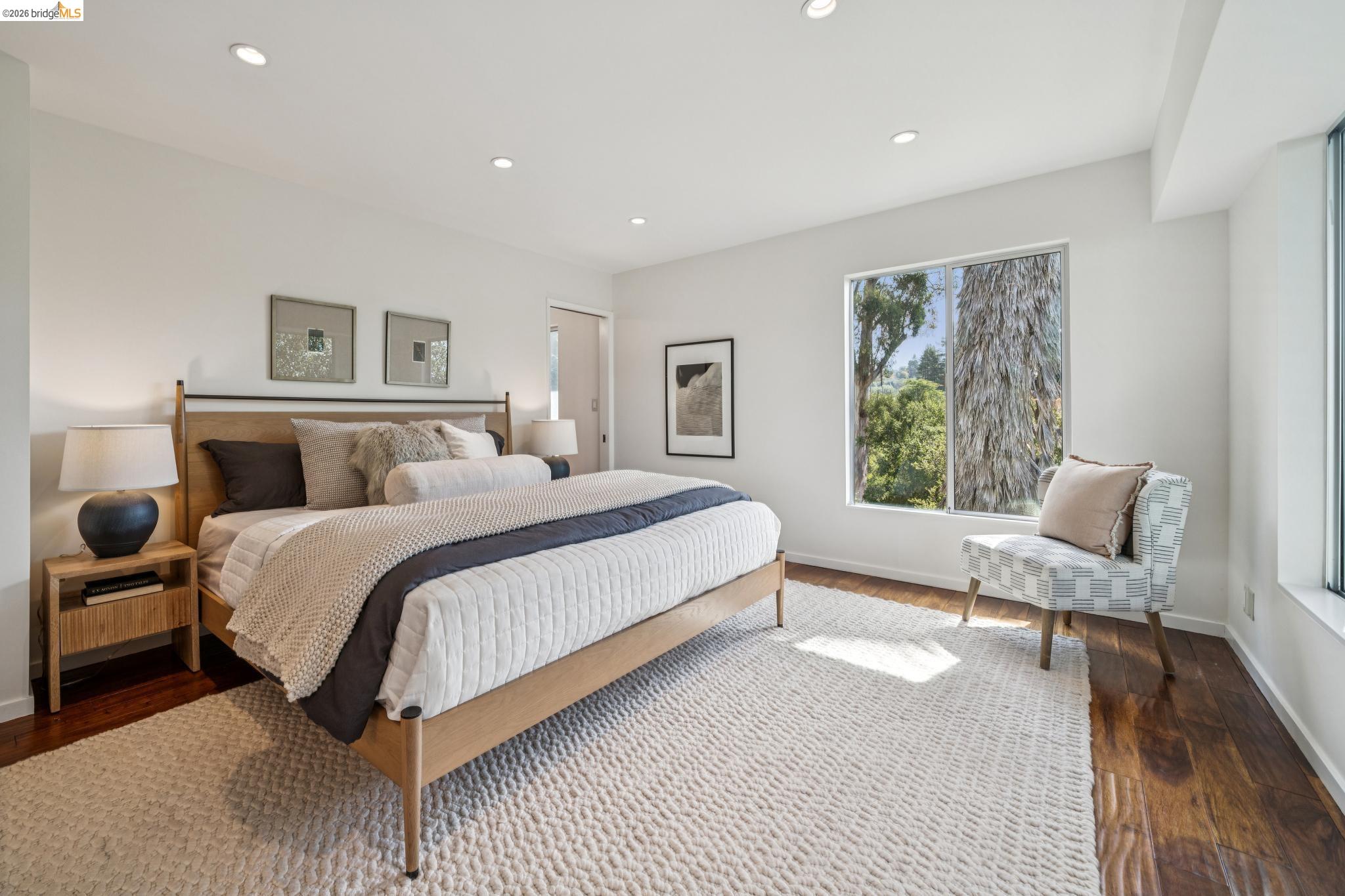 25 Ascot Court