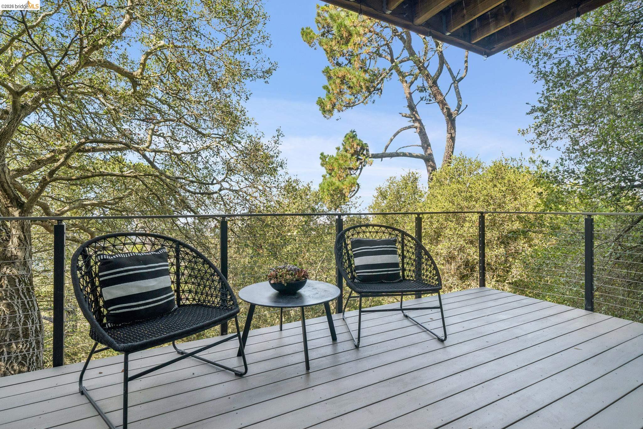 25 Ascot Court
