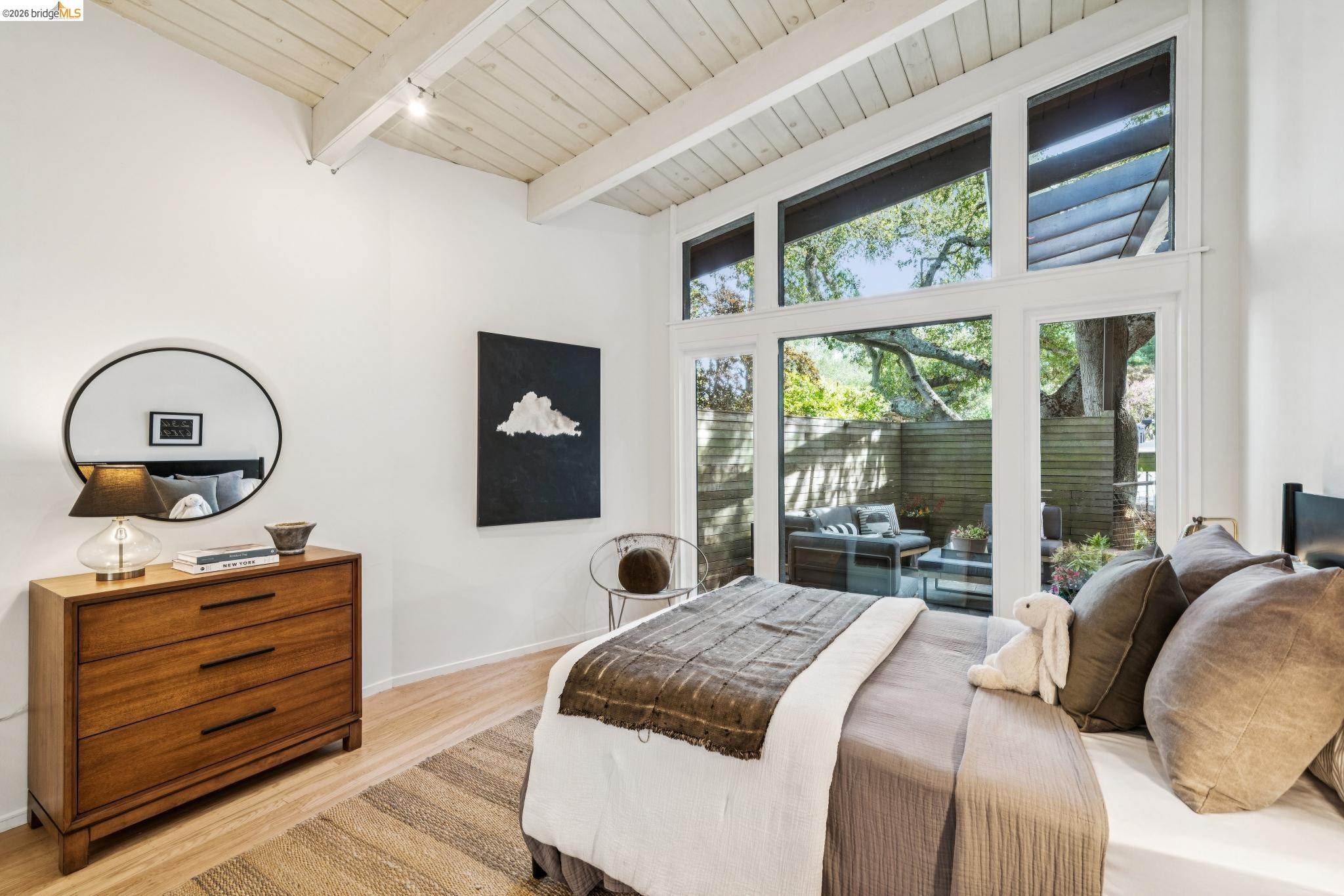 25 Ascot Court