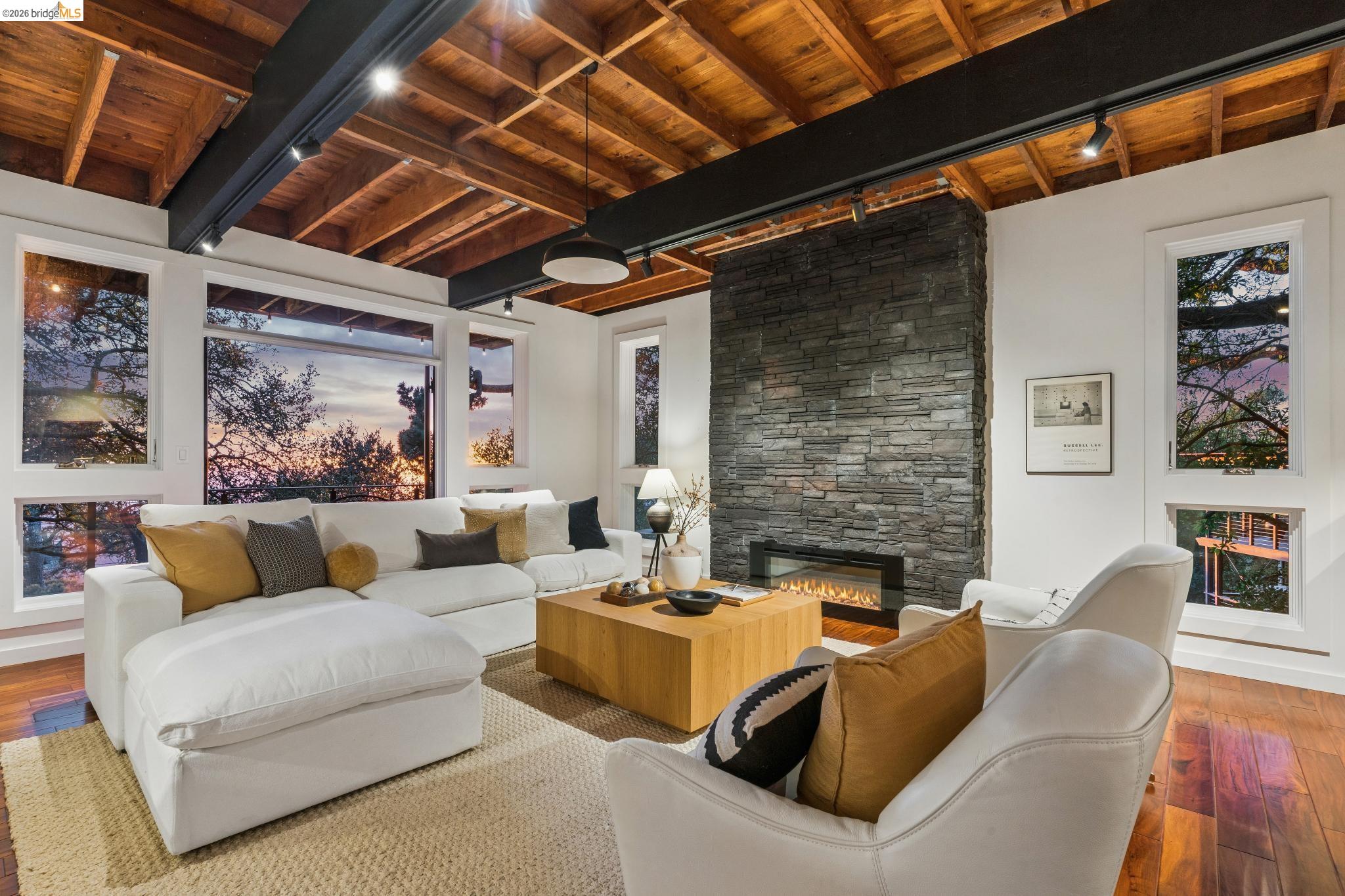 25 Ascot Court