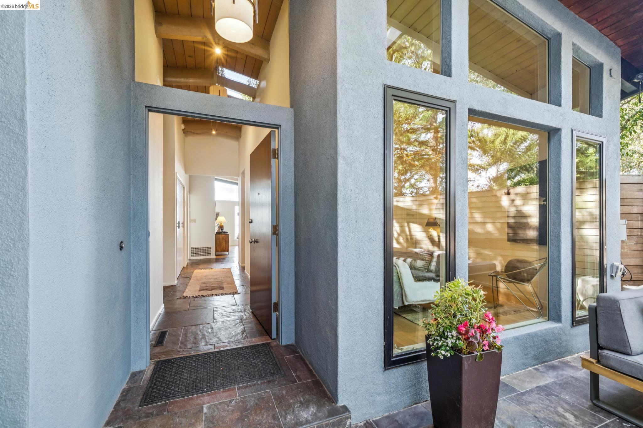 25 Ascot Court