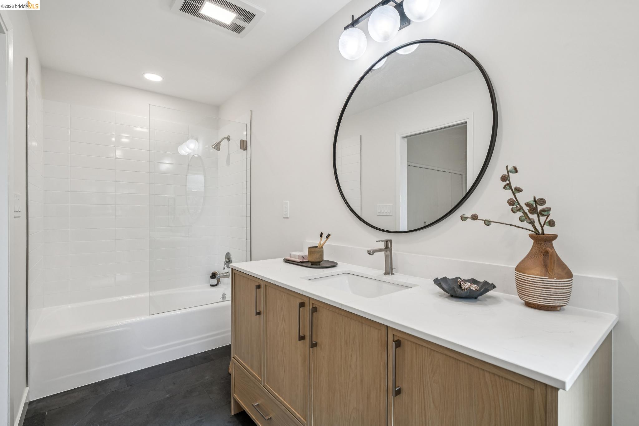 25 Ascot Court