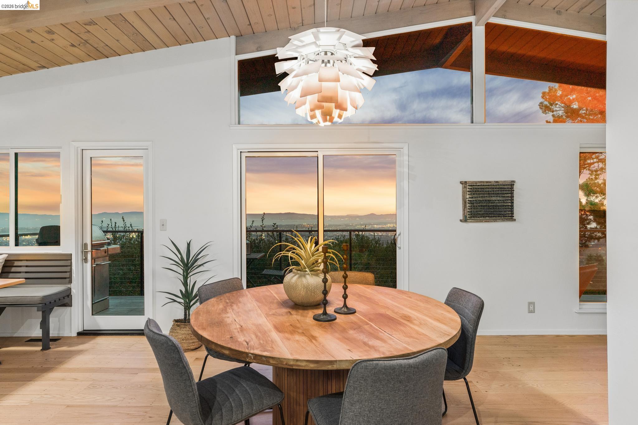 25 Ascot Court