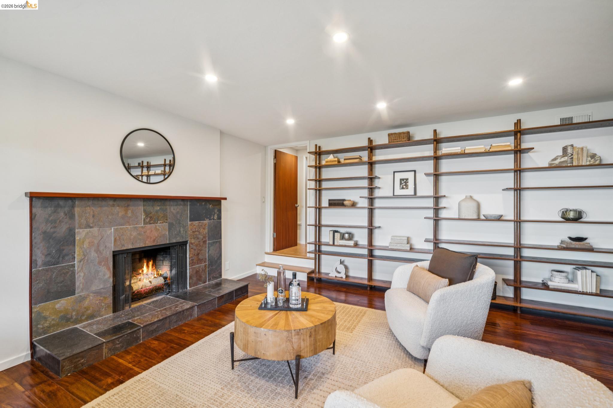 25 Ascot Court