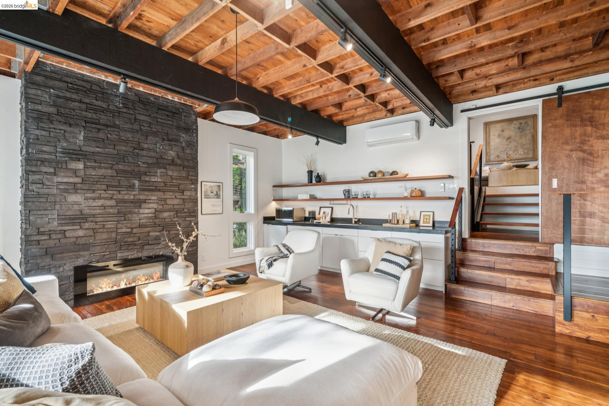 25 Ascot Court