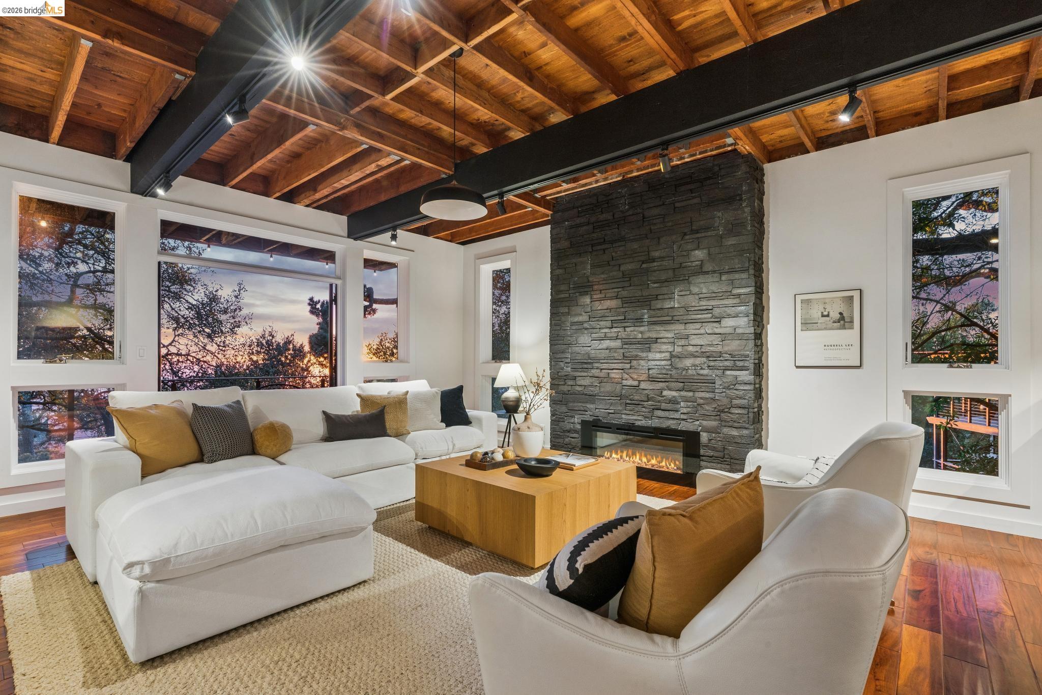25 Ascot Court