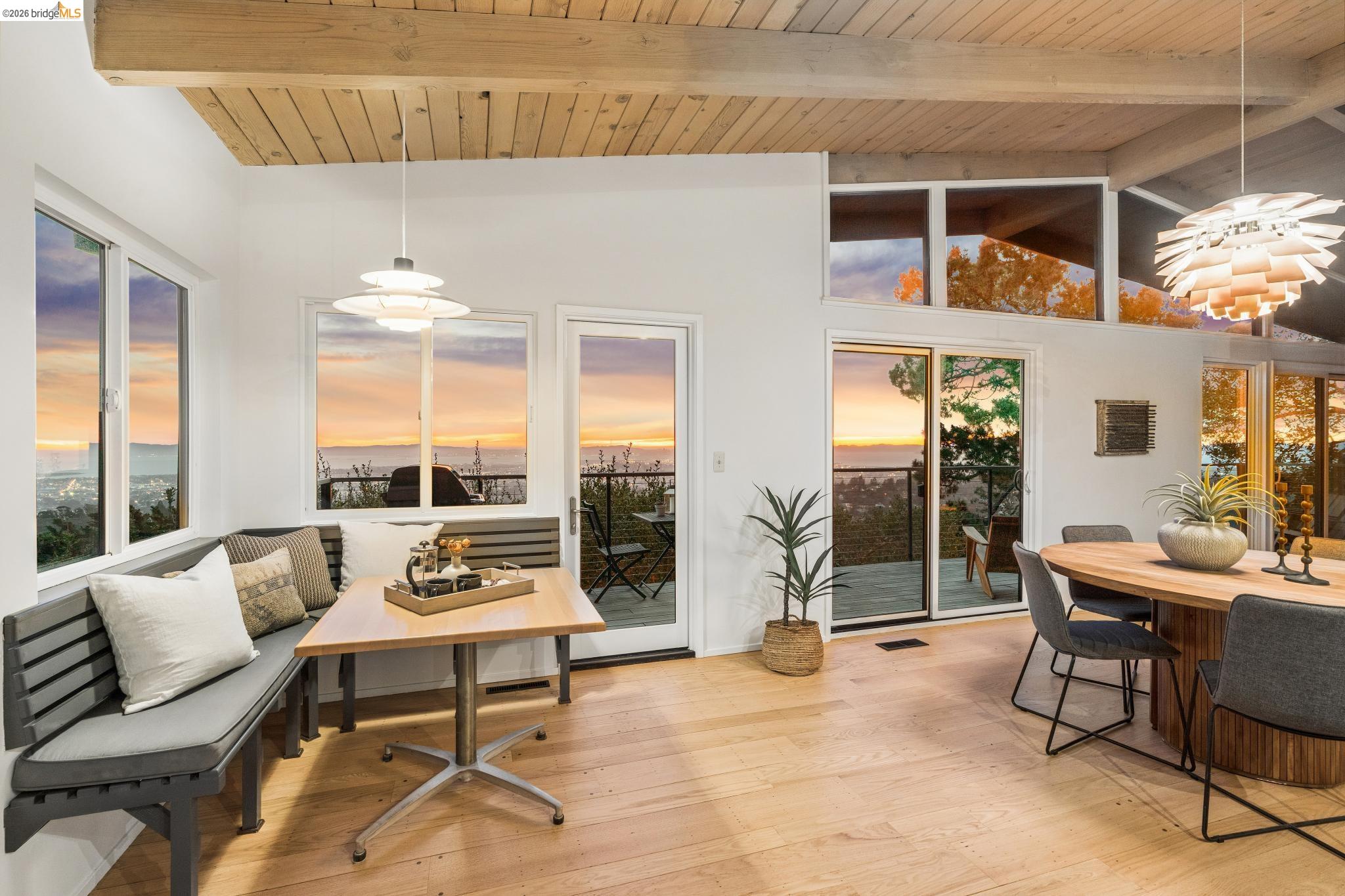 25 Ascot Court