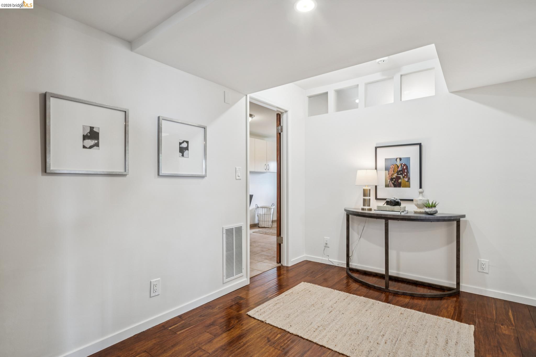 25 Ascot Court