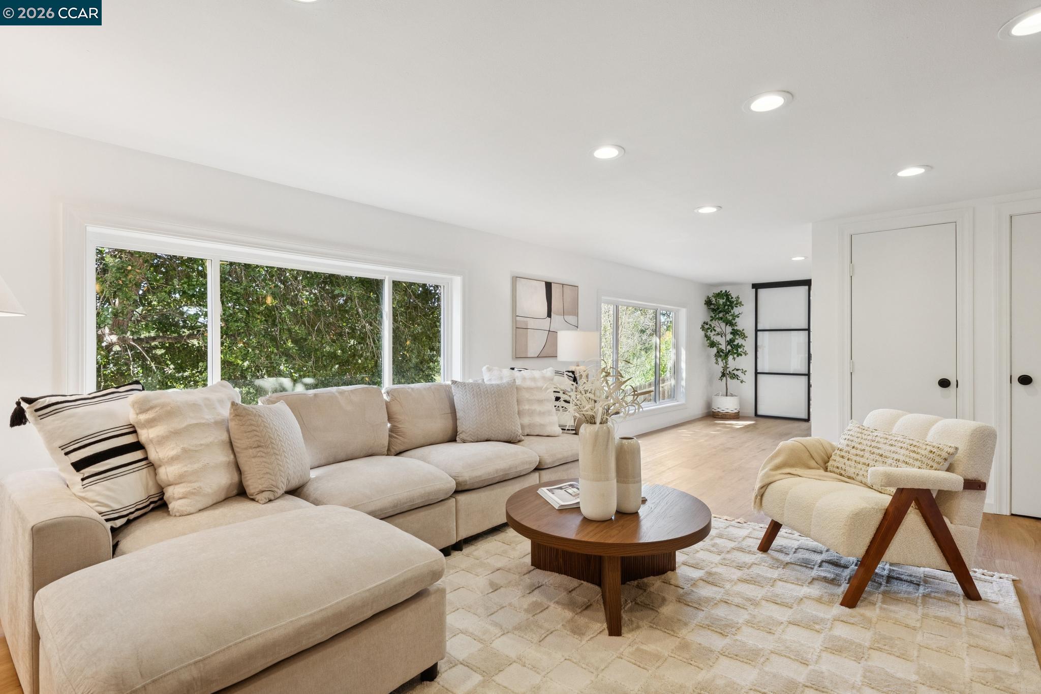 3241 Judith Ln
