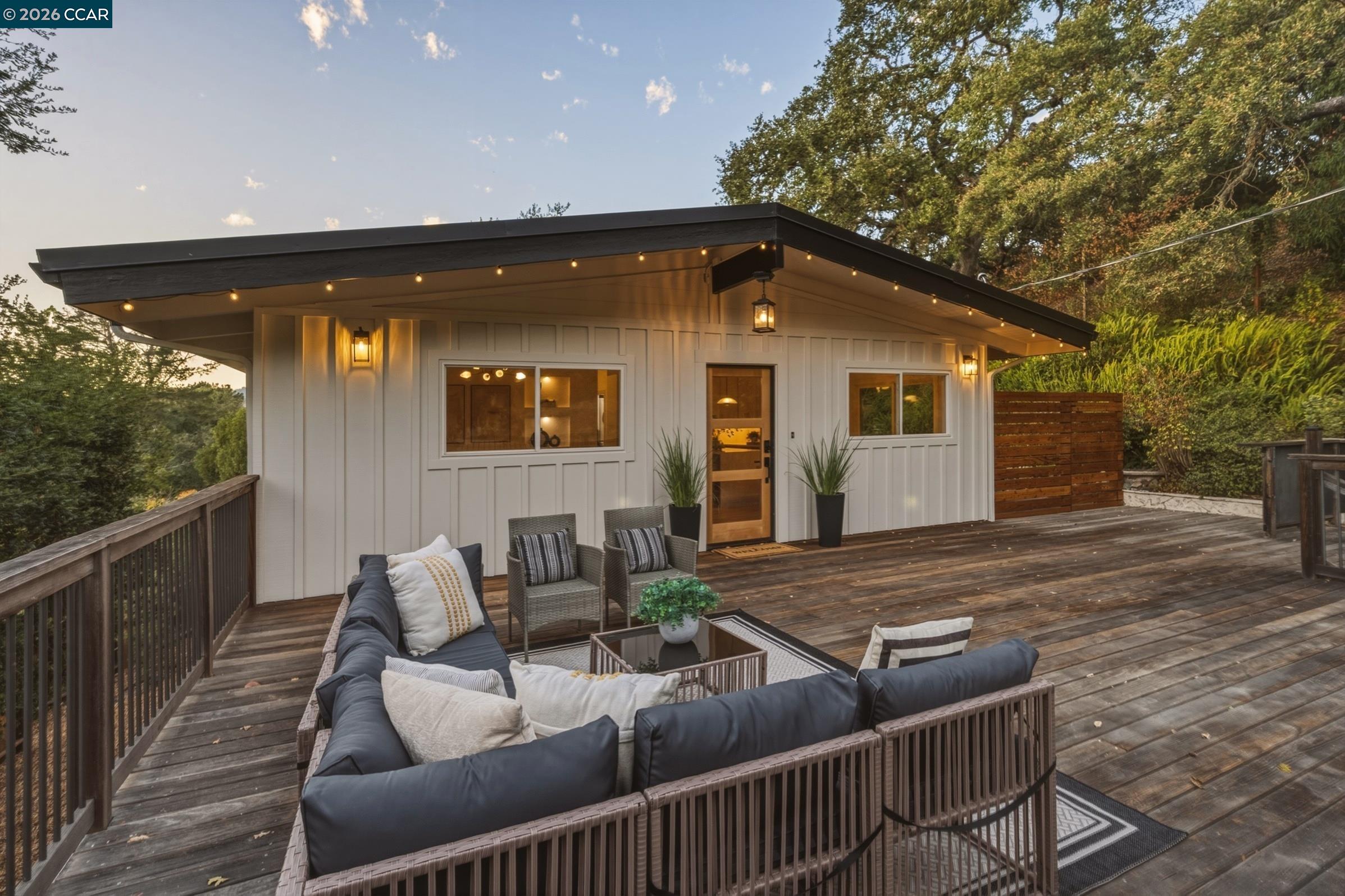 3241 Judith Ln