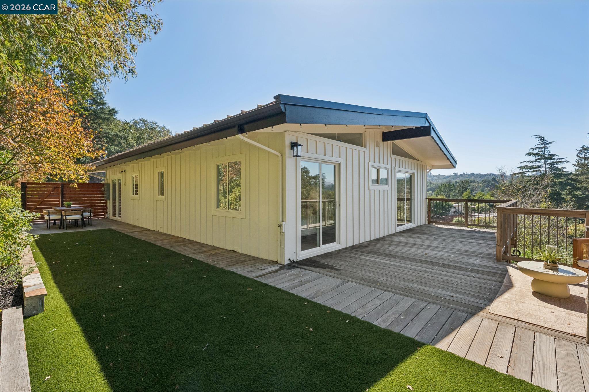 3241 Judith Ln