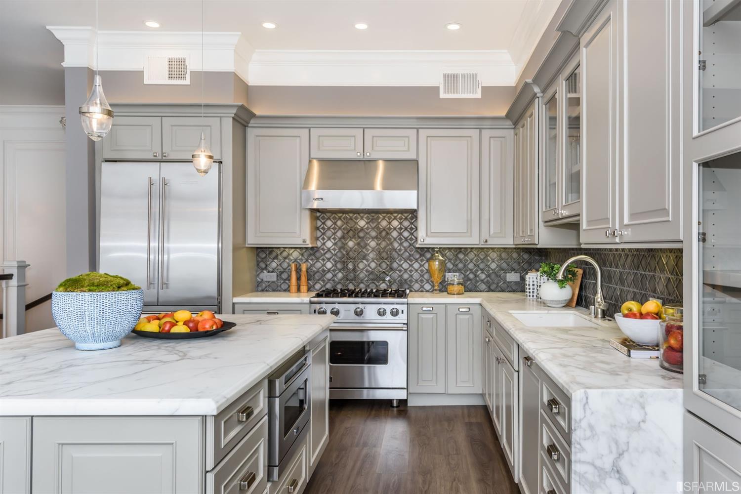 3044 California Street