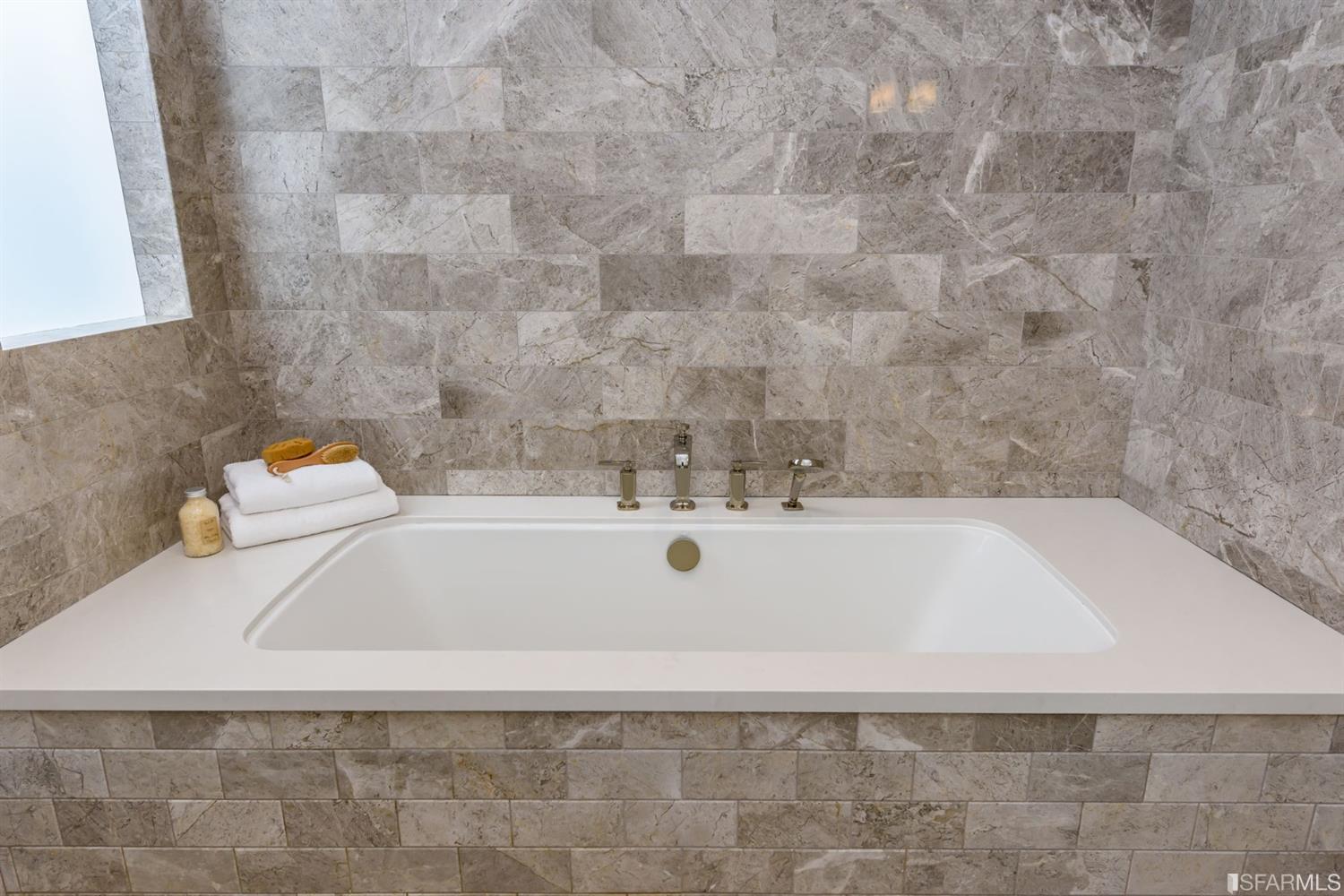 3044 California Street