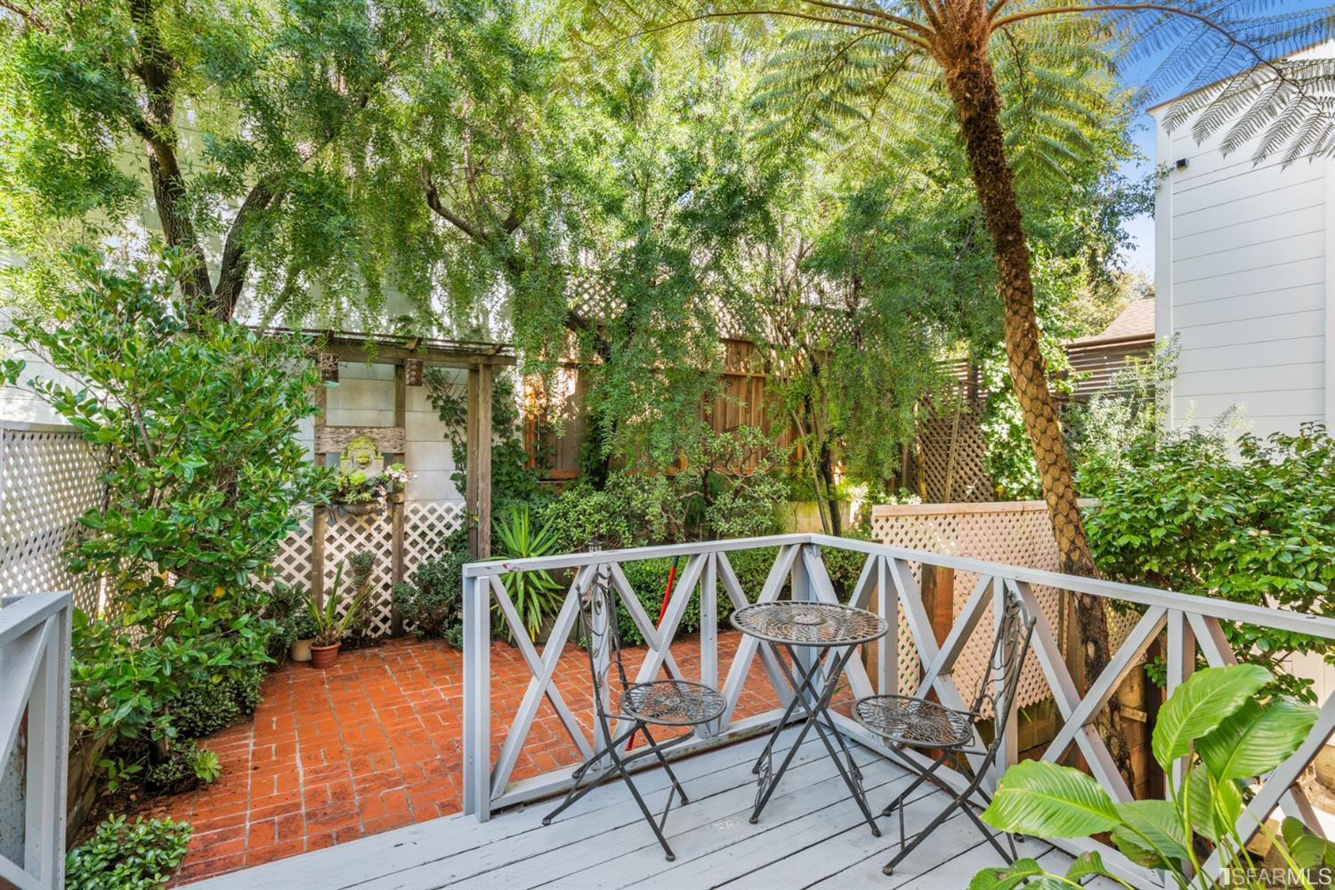 2924 Sacramento Street