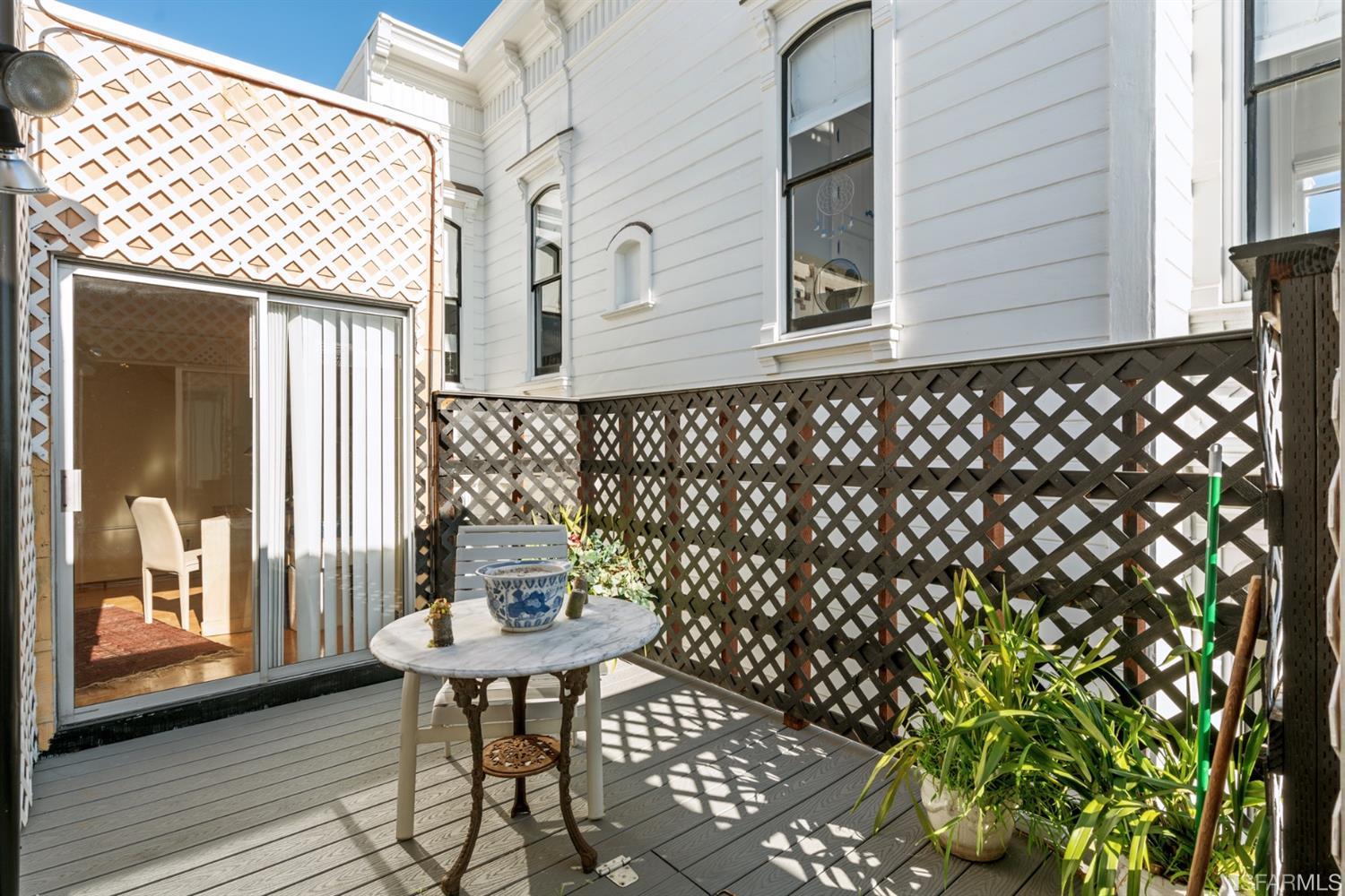 2924 Sacramento Street