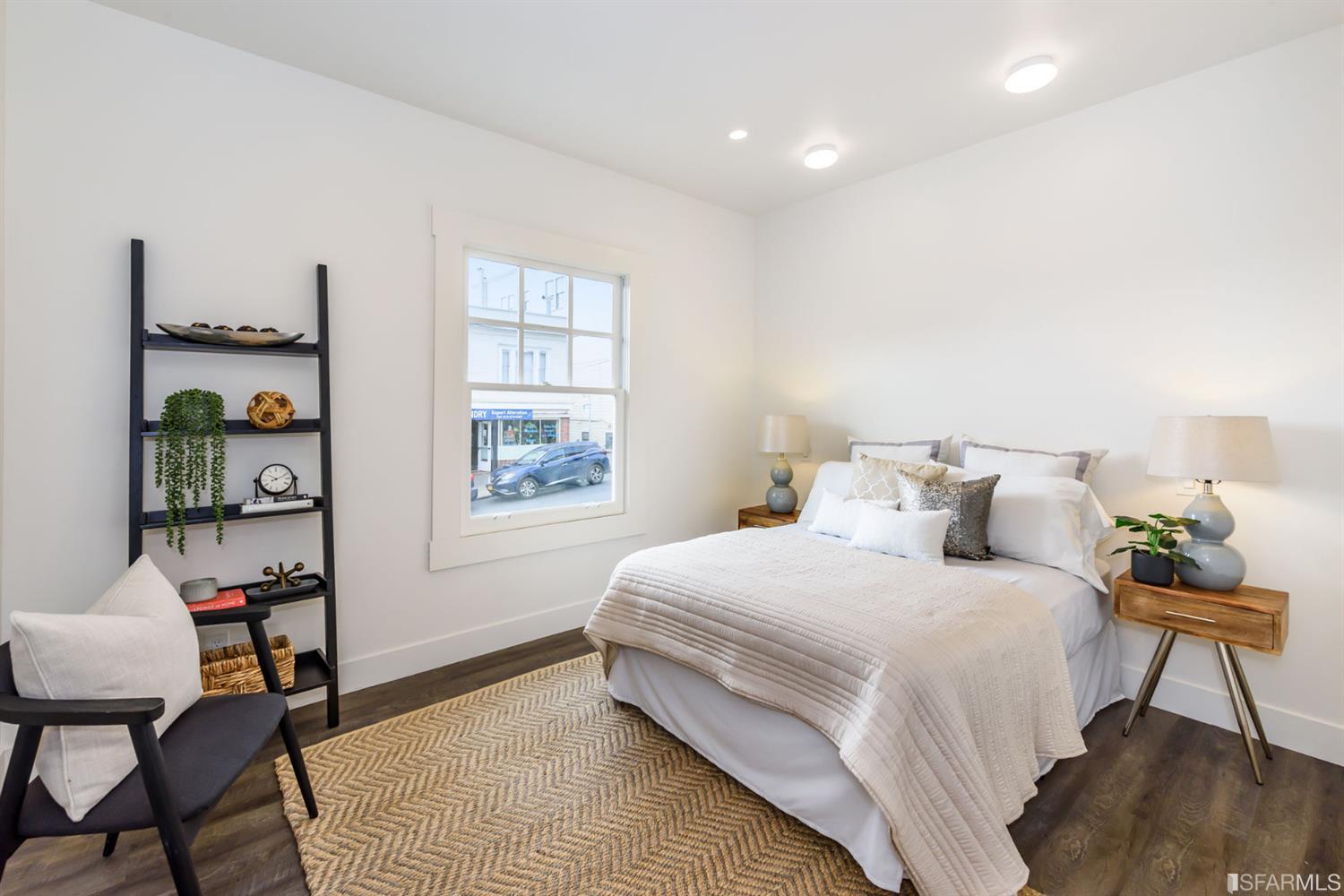 1100 Leavenworth Street Unit: 1