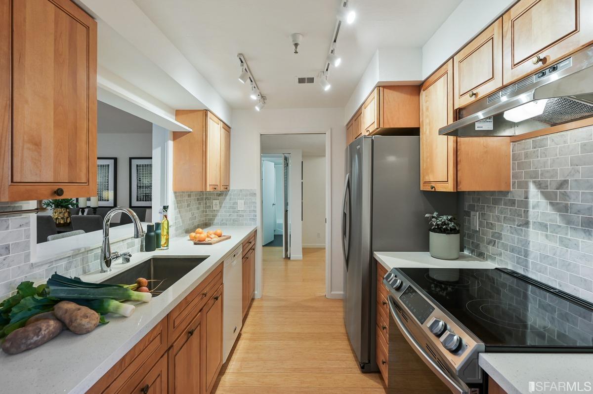 825 La Playa Street Unit: 125