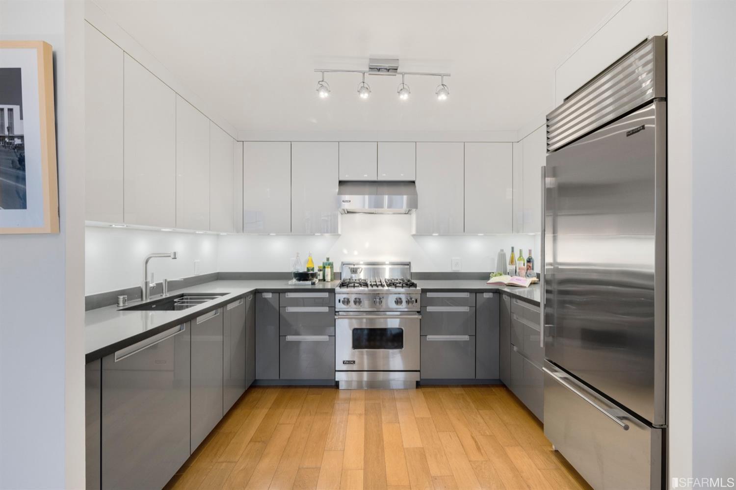 566 South Van Ness Avenue Unit: 14