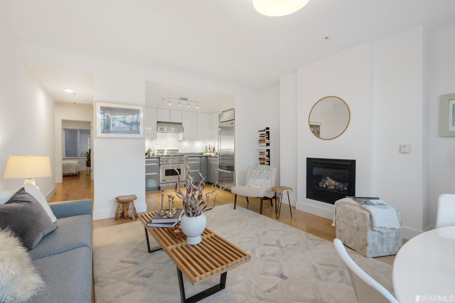 566 South Van Ness Avenue Unit: 14