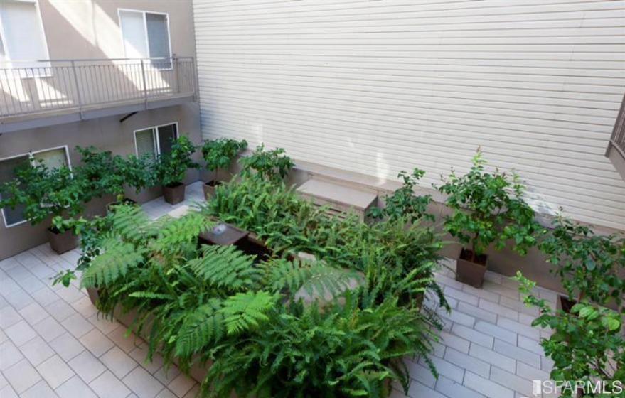 566 South Van Ness Avenue Unit: 14