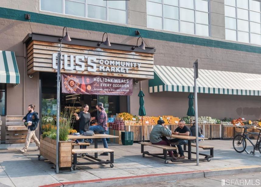 566 South Van Ness Avenue Unit: 14