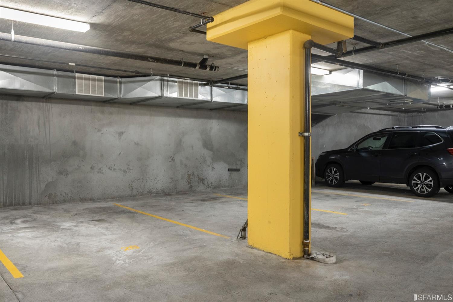 566 South Van Ness Avenue Unit: 14