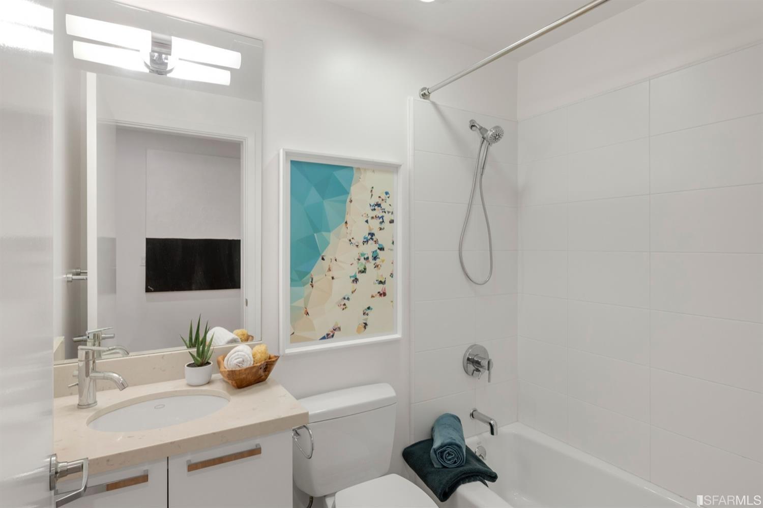 566 South Van Ness Avenue Unit: 14